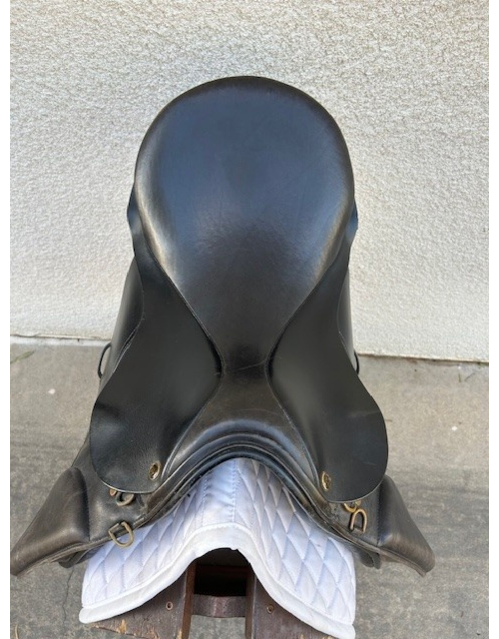 Wychanger Barton Dressage Saddle 17.5" Seat 4.5" Gullet