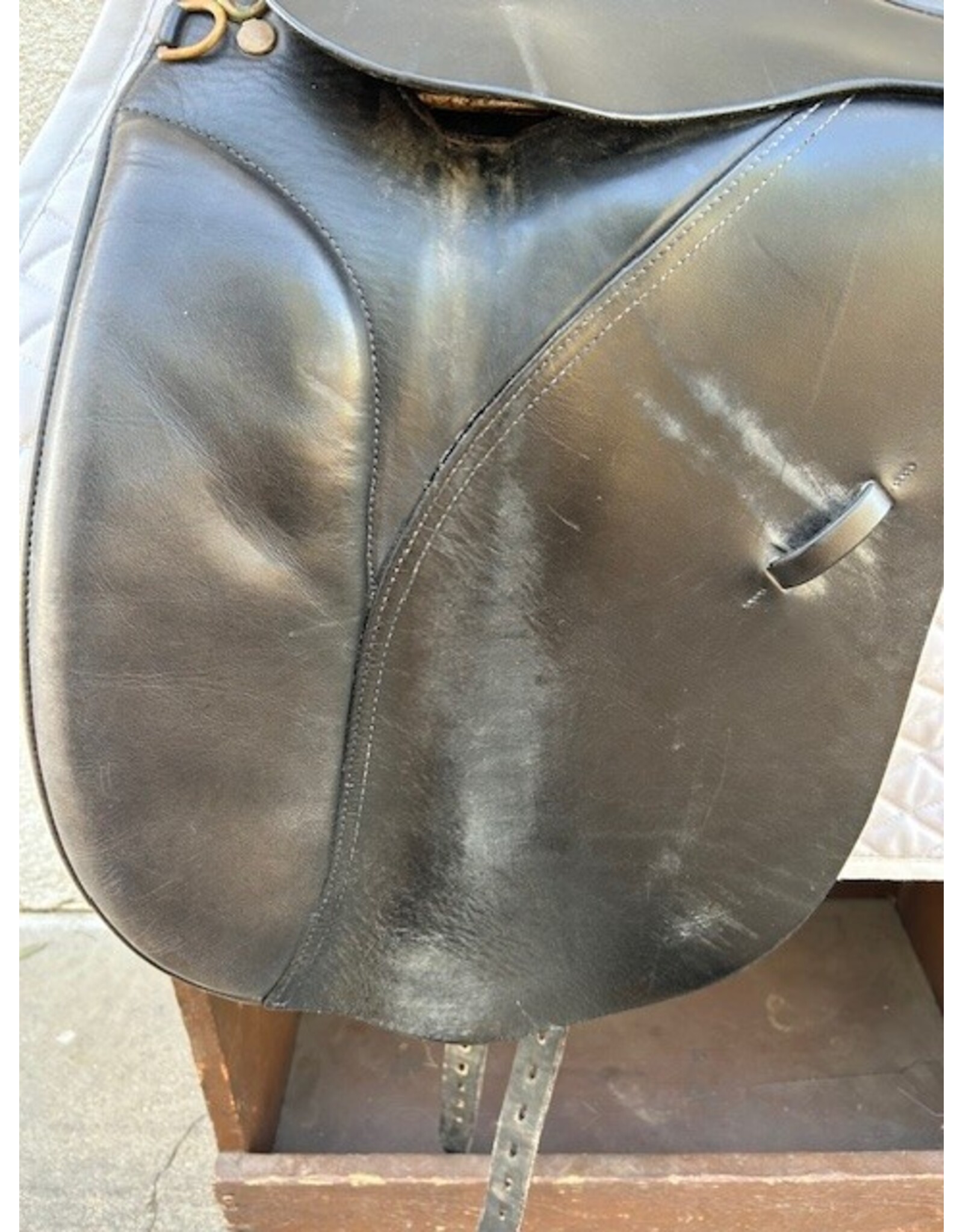 Wychanger Barton Dressage Saddle 17.5" Seat 4.5" Gullet