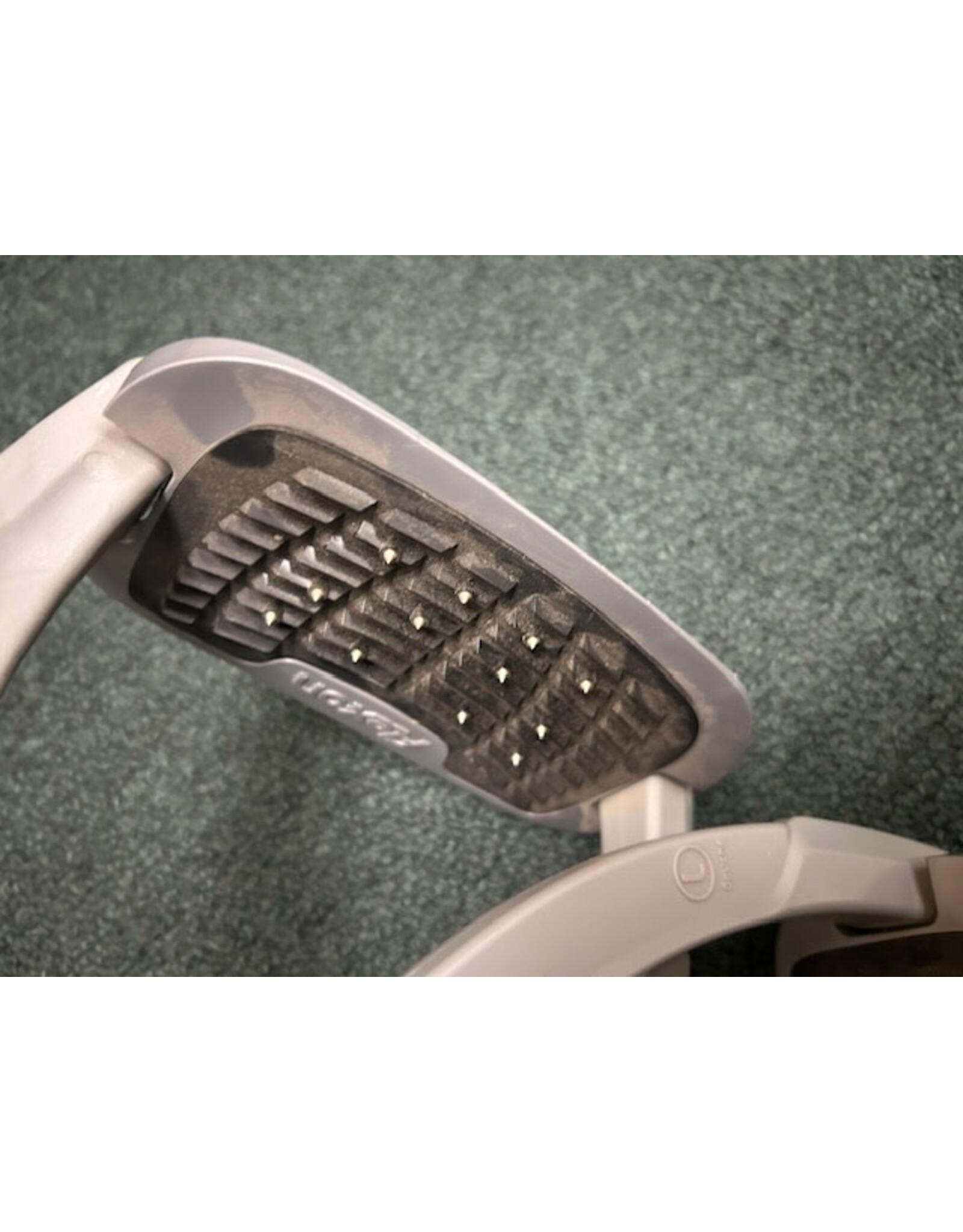 Flex-On Safe-On Stirrups Grey 4.5"