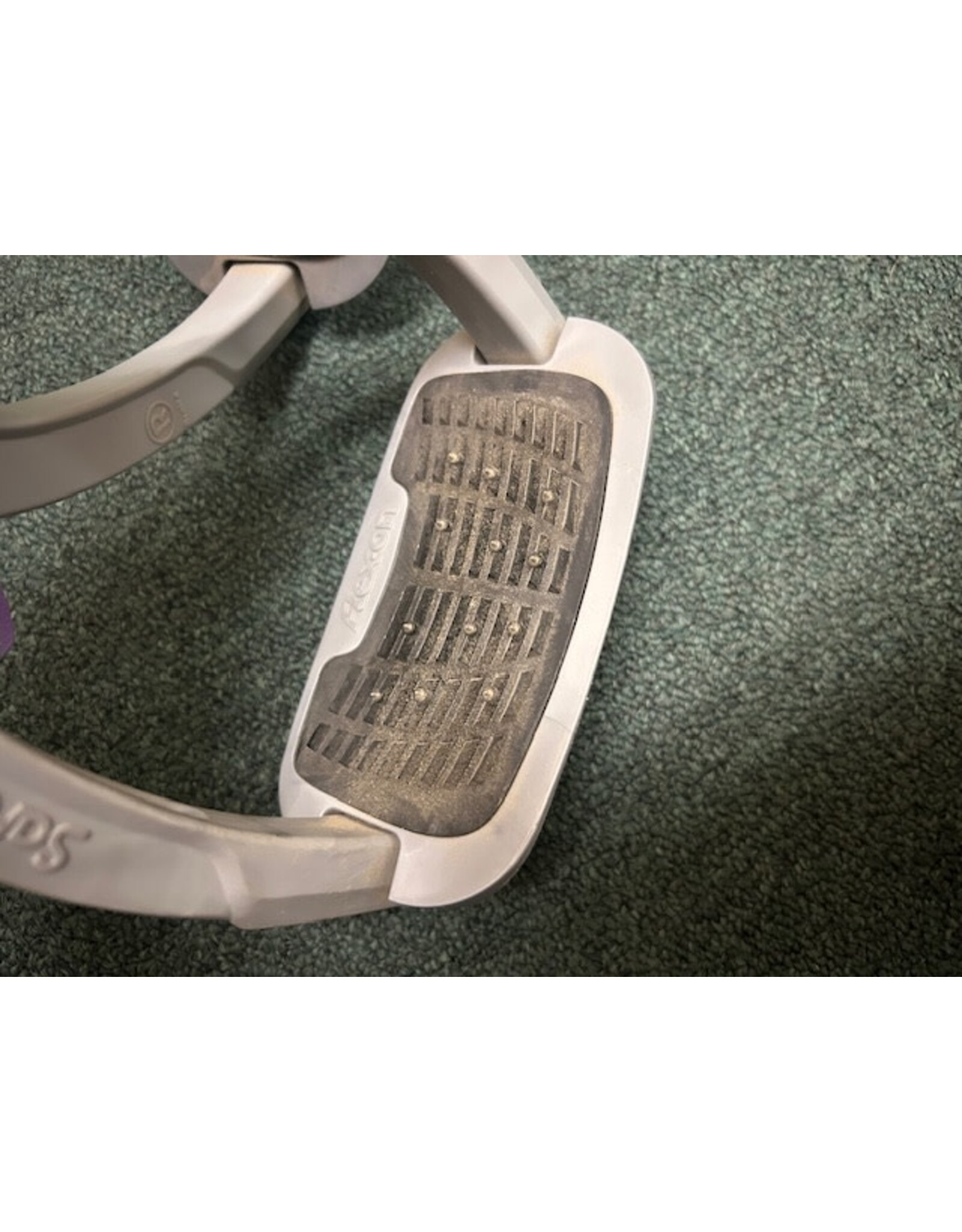 Flex-On Safe-On Stirrups Grey 4.5"