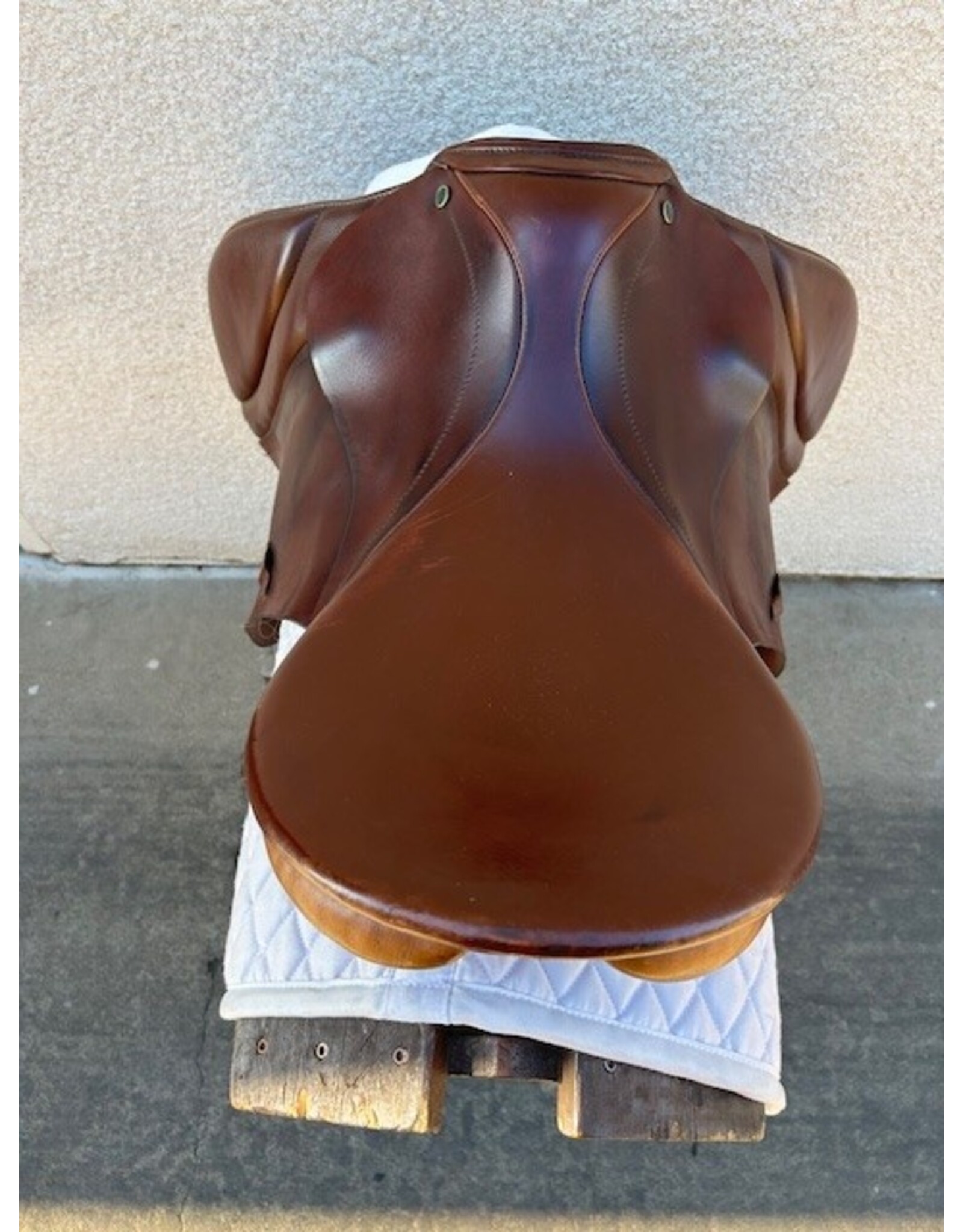 Stubben Siegfried AP Saddle 18" Seat 5.5" Gullet