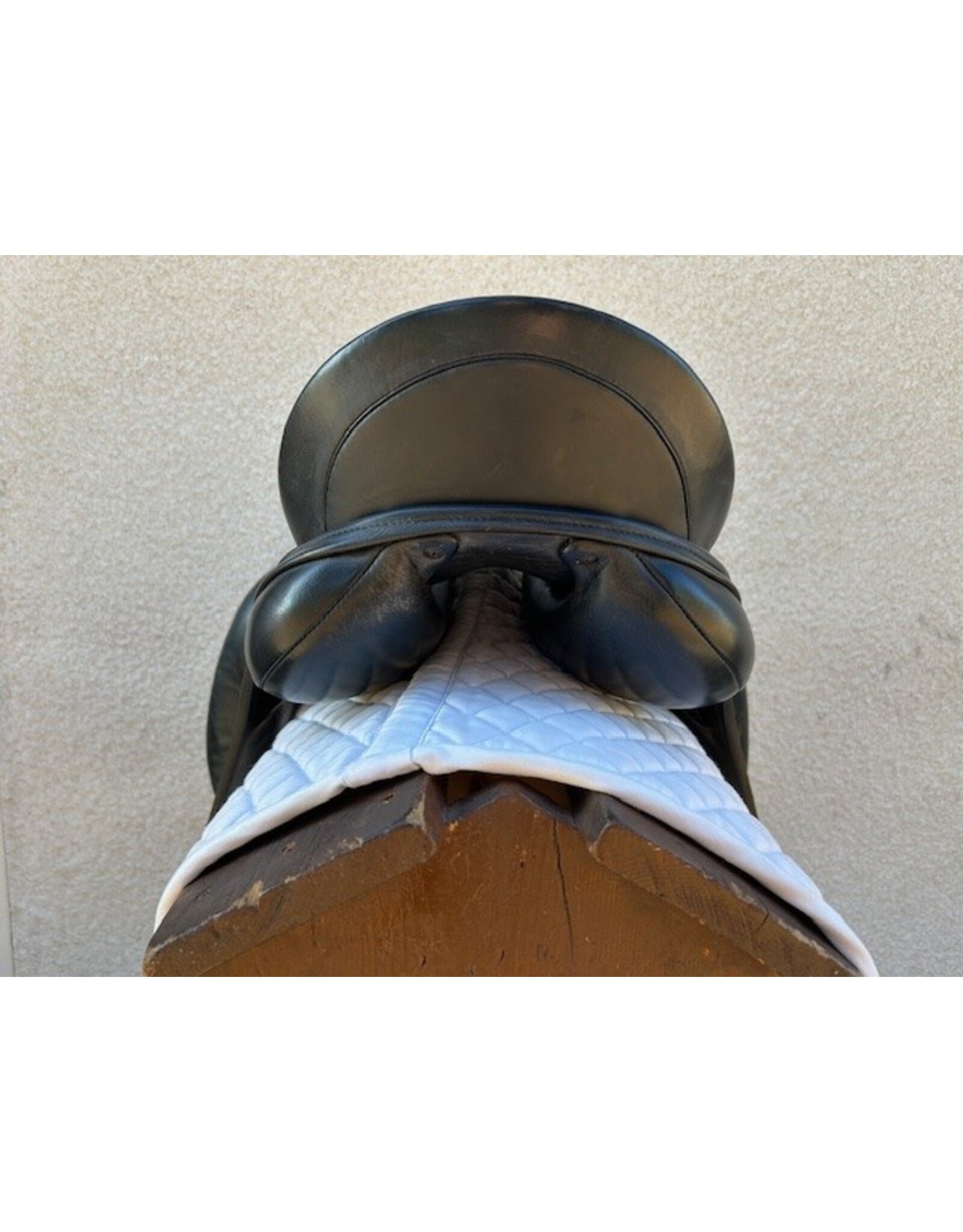 Schleese Obrigado Dressage Saddle 17.5" Seat, Adjustable Tree SN#13101S0413