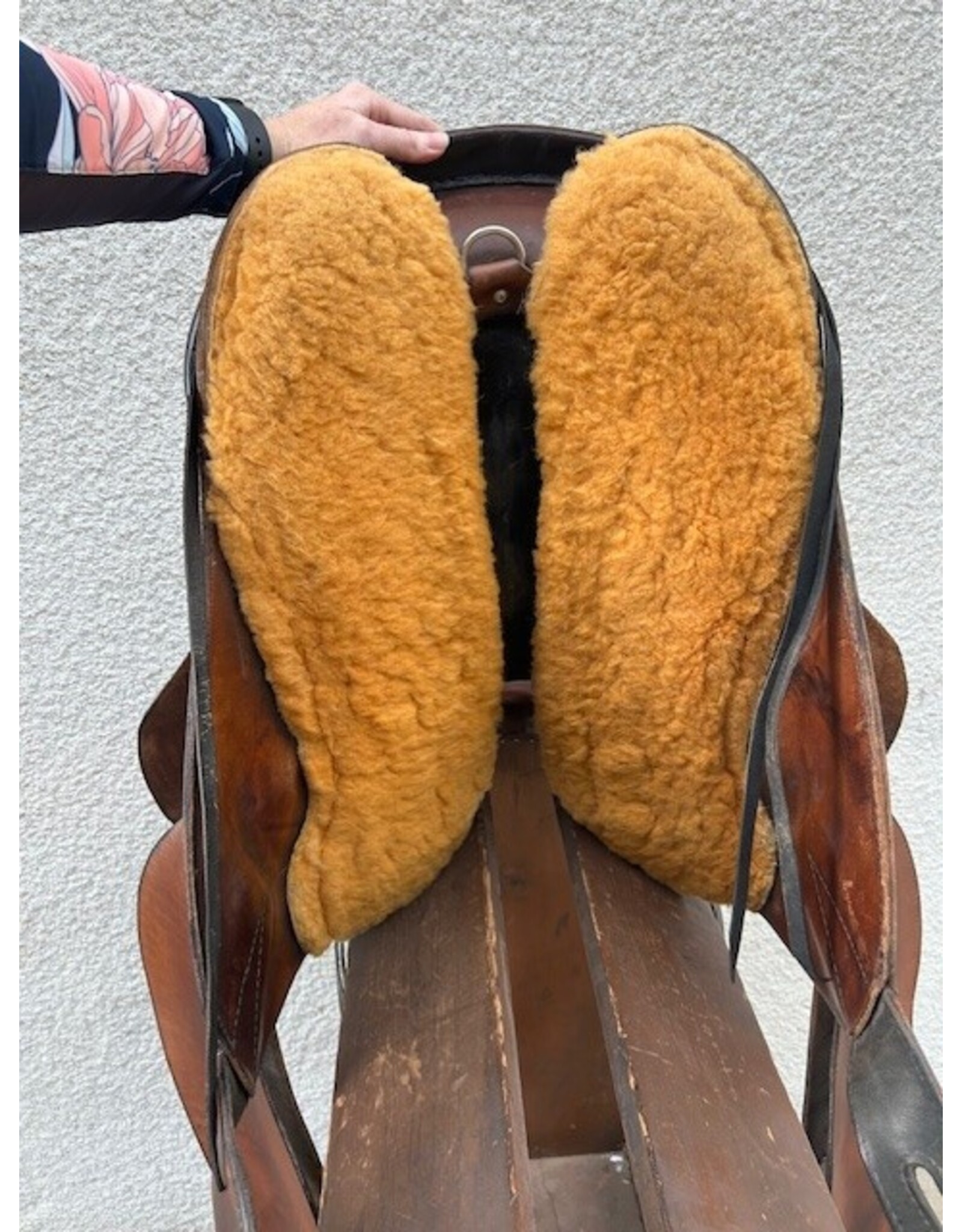 Synergist Saddle 15" Seat SQHB