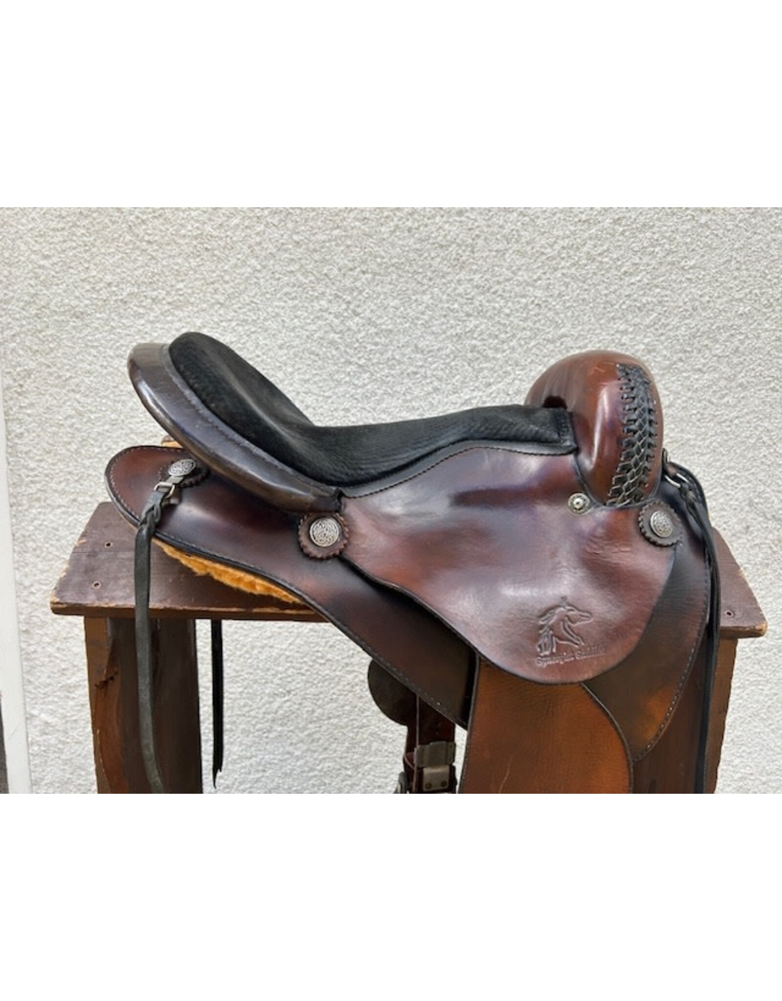 Synergist Saddle 15" Seat SQHB