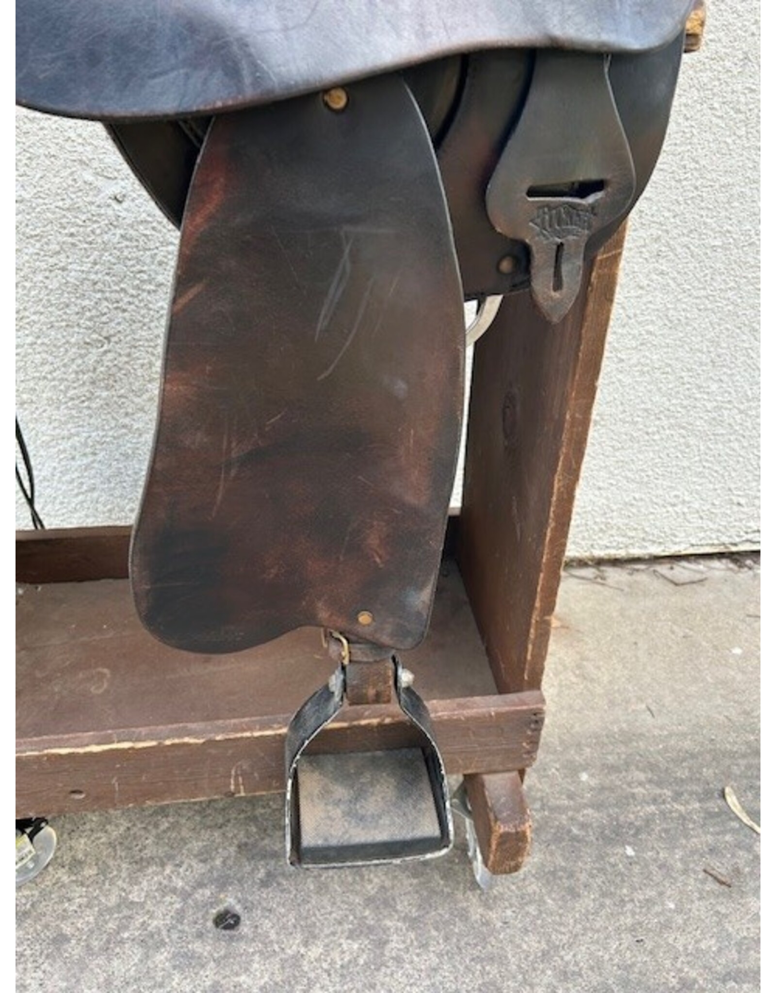 2004 Tucker Trail Saddle Model 159 17" Seat Med Tree