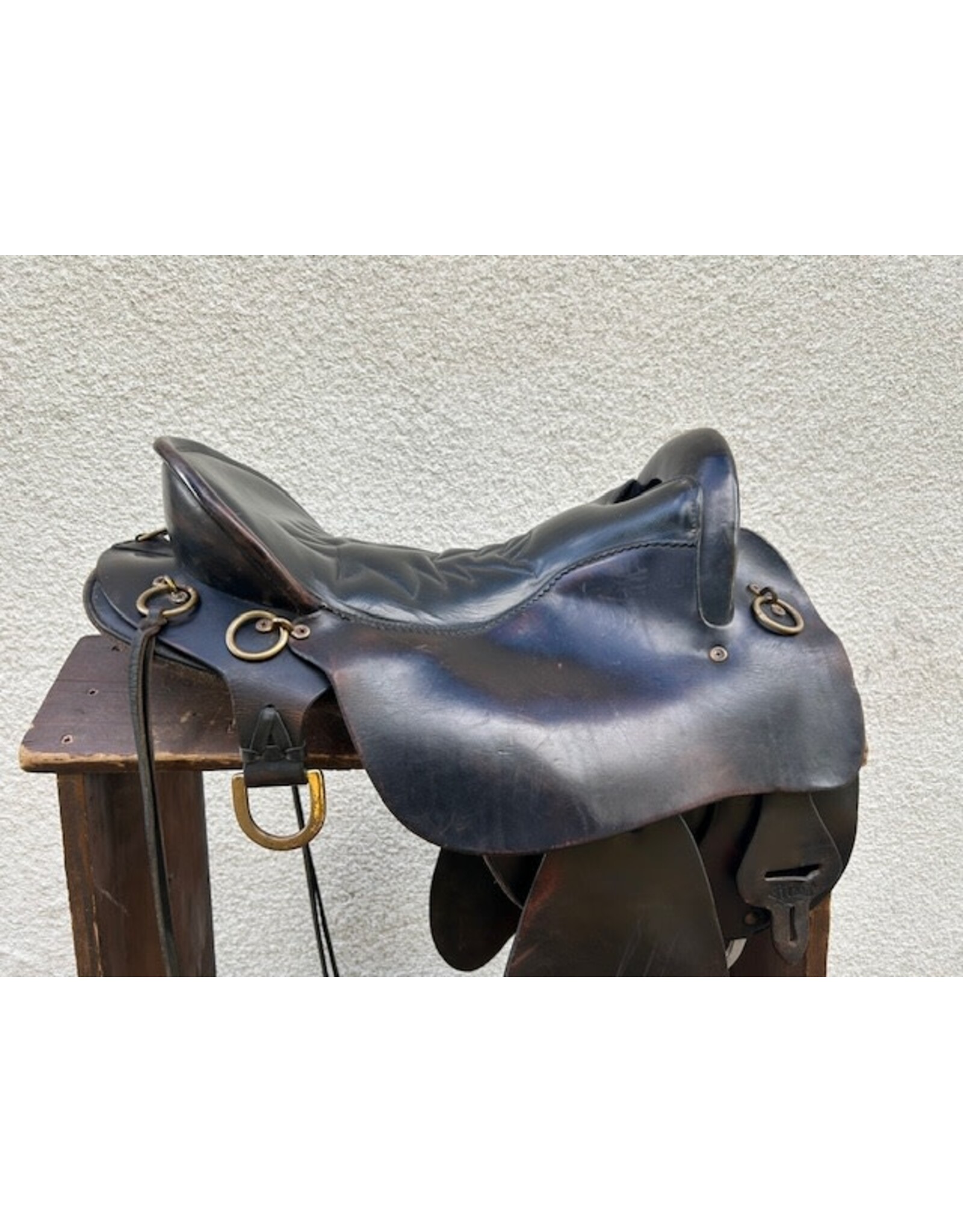 2004 Tucker Trail Saddle Model 159 17" Seat Med Tree