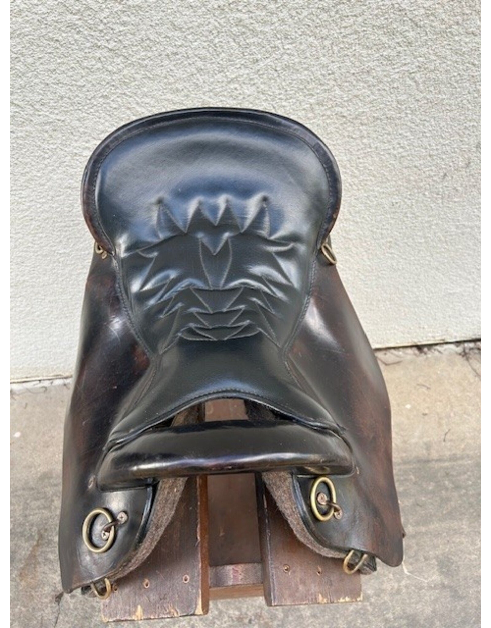 2004 Tucker Trail Saddle Model 159 17" Seat Med Tree