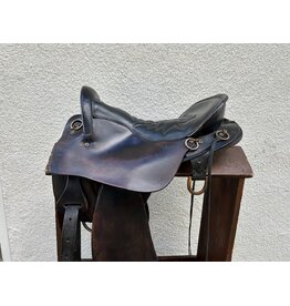2004 Tucker Trail Saddle Model 159 17" Seat Med Tree