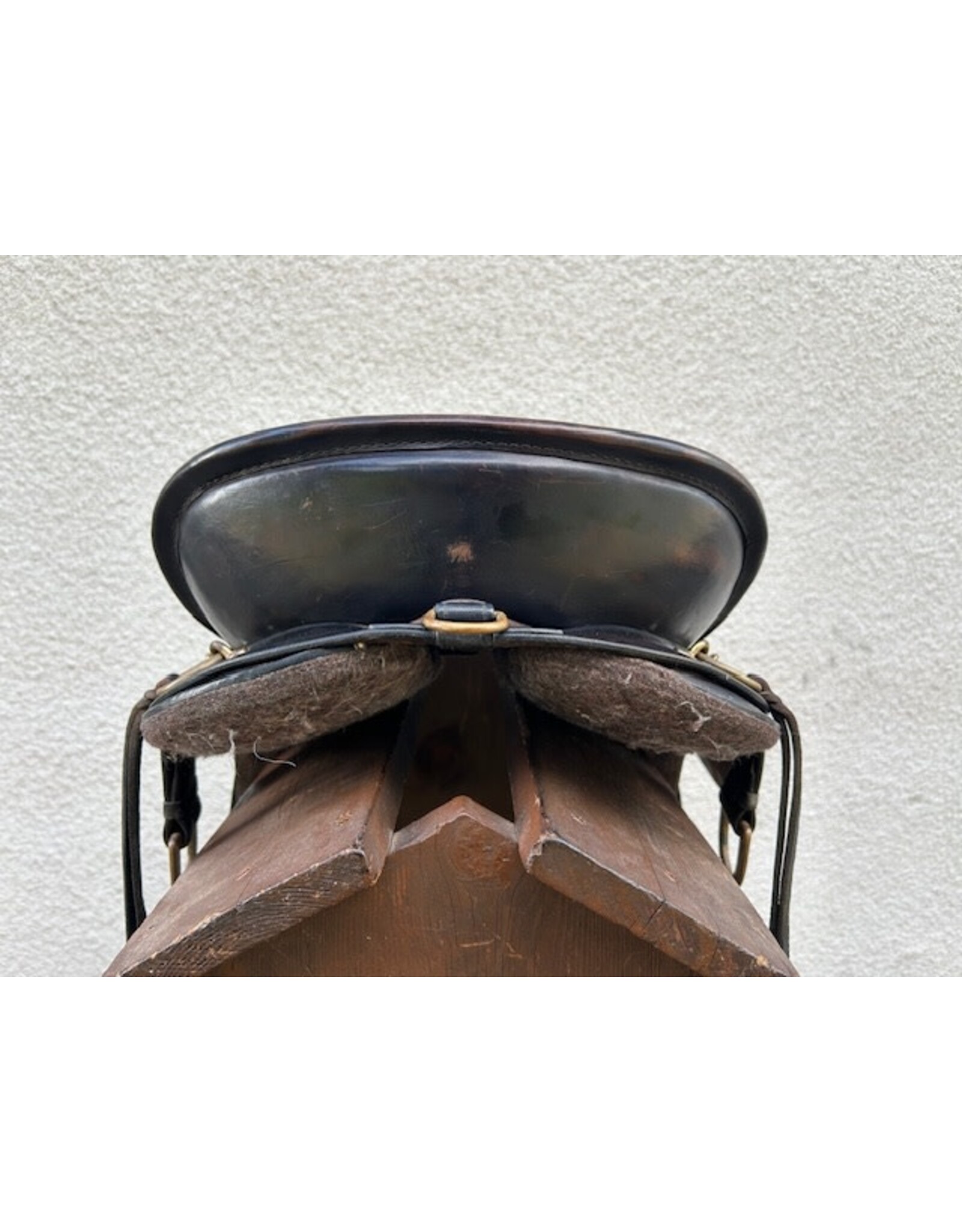 2004 Tucker Trail Saddle Model 159 17" Seat Med Tree