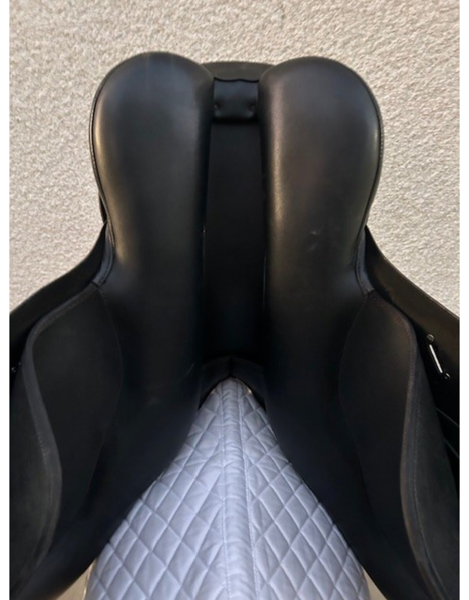 Wintec 250 AP Saddle 17.5" Seat