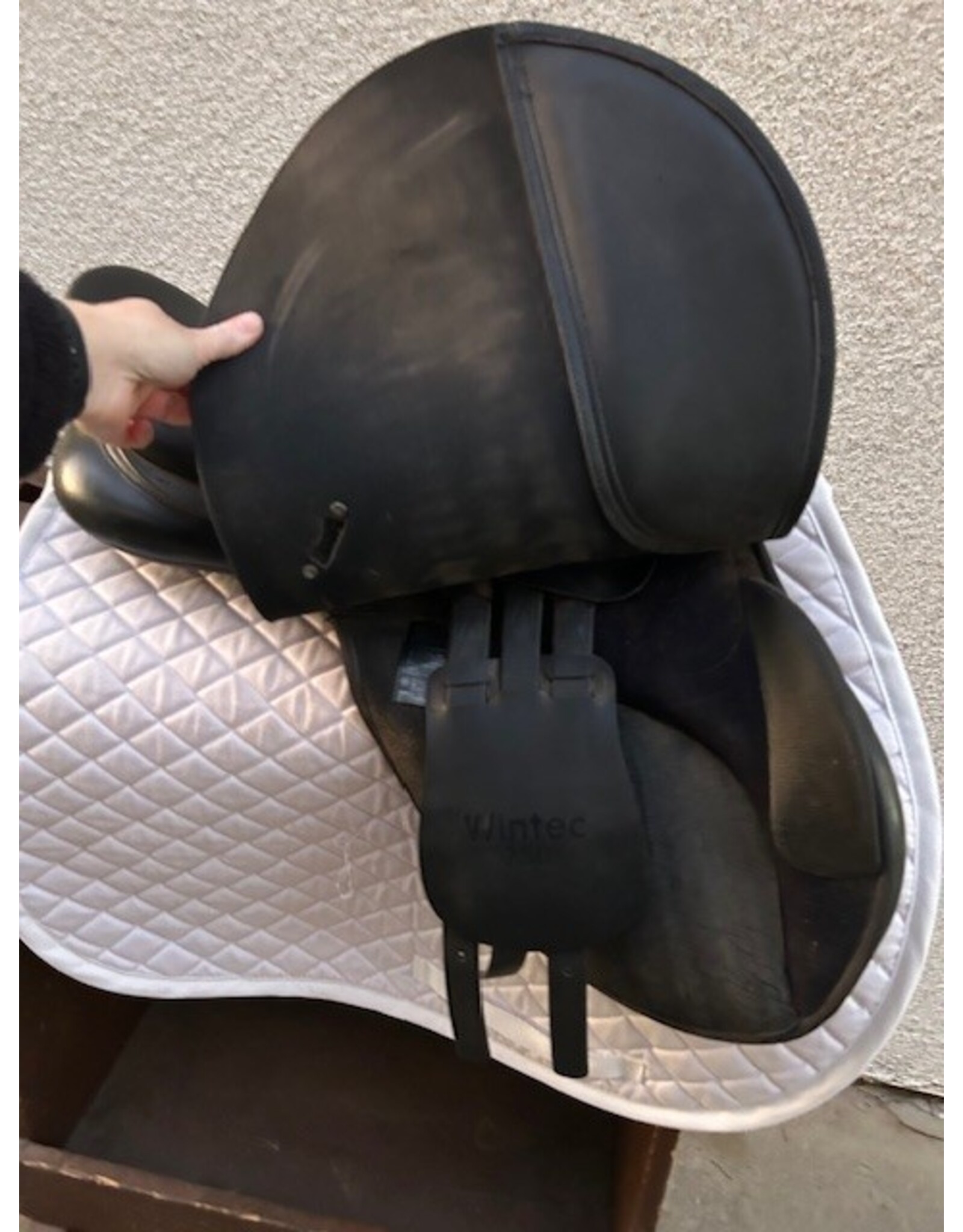 Wintec 250 AP Saddle 17.5" Seat