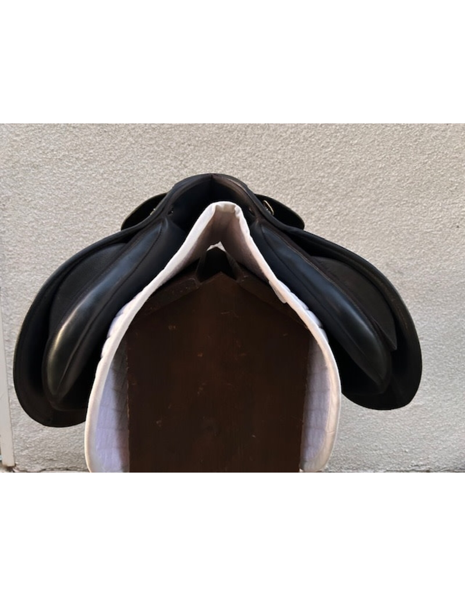 Wintec 250 AP Saddle 17.5" Seat