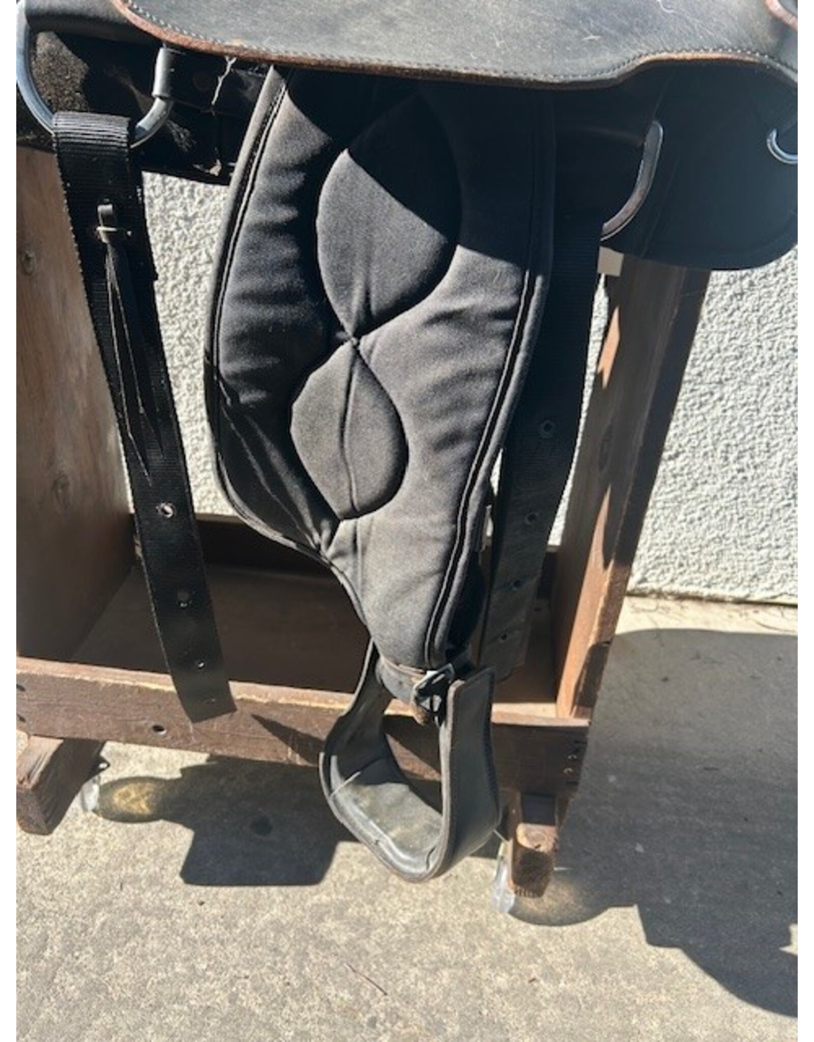 Big Horn Style 209 Synthetic Roper Saddle 16" Full Quarter Bars