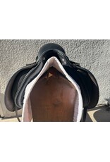 Wychanger Barton Dressage Saddle 18" Medium Tree