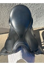 Wychanger Barton Dressage Saddle 18" Medium Tree