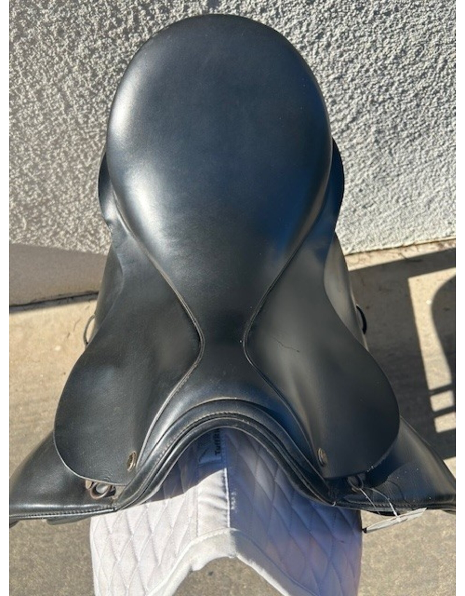 Wychanger Barton Dressage Saddle 18" Medium Tree