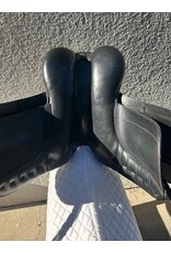 Wychanger Barton Dressage Saddle 18" Medium Tree