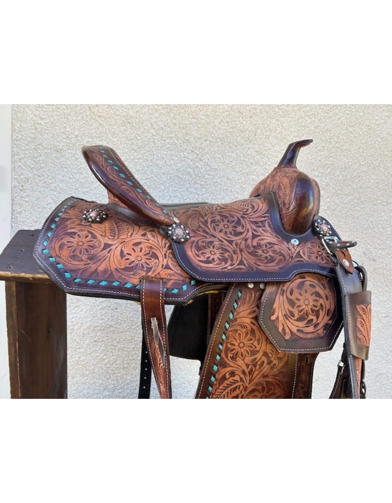Fully Tooled Western Saddle w/breast collar & flank cinch 15" Full Quarter Horse Bars