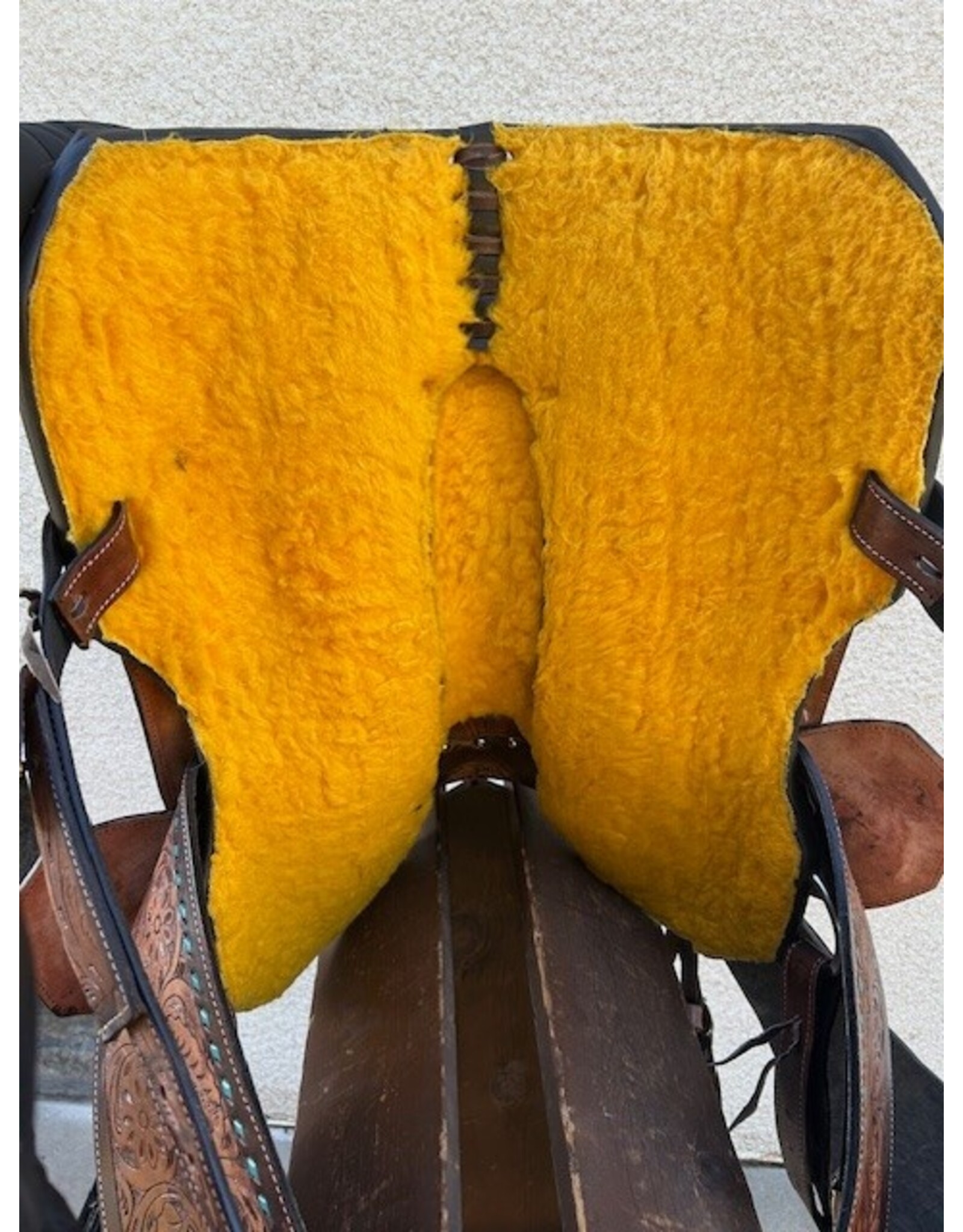 Fully Tooled Western Saddle w/breast collar & flank cinch 15" Full Quarter Horse Bars