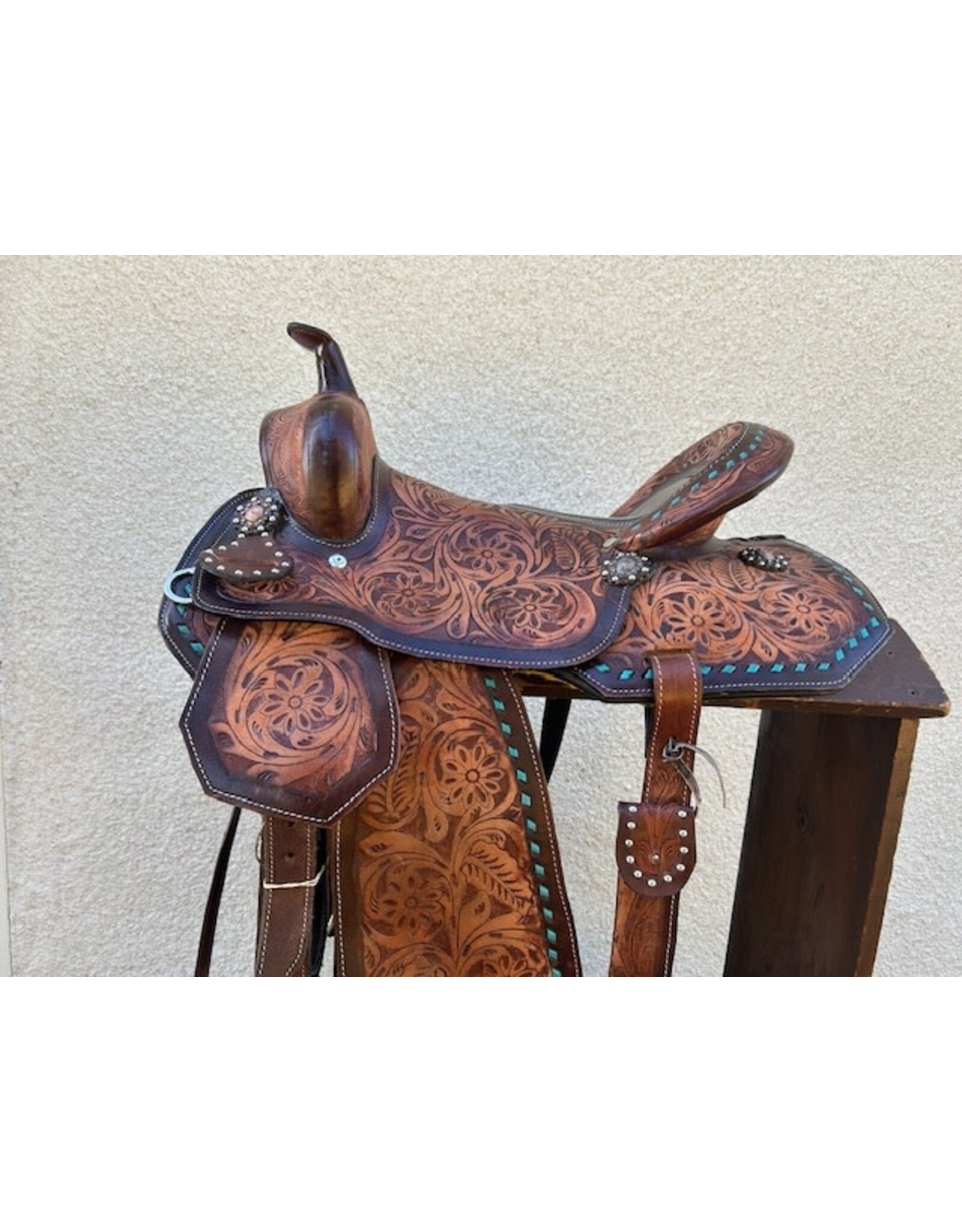 Fully Tooled Western Saddle w/breast collar & flank cinch 15" Full Quarter Horse Bars