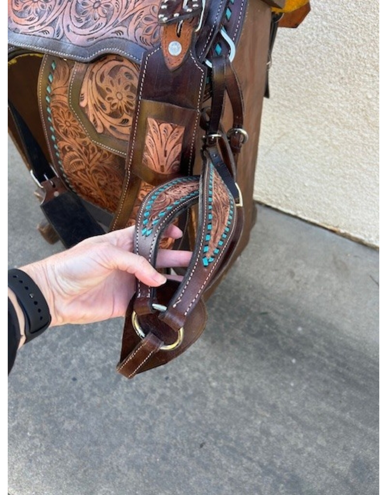 Fully Tooled Western Saddle w/breast collar & flank cinch 15" Full Quarter Horse Bars