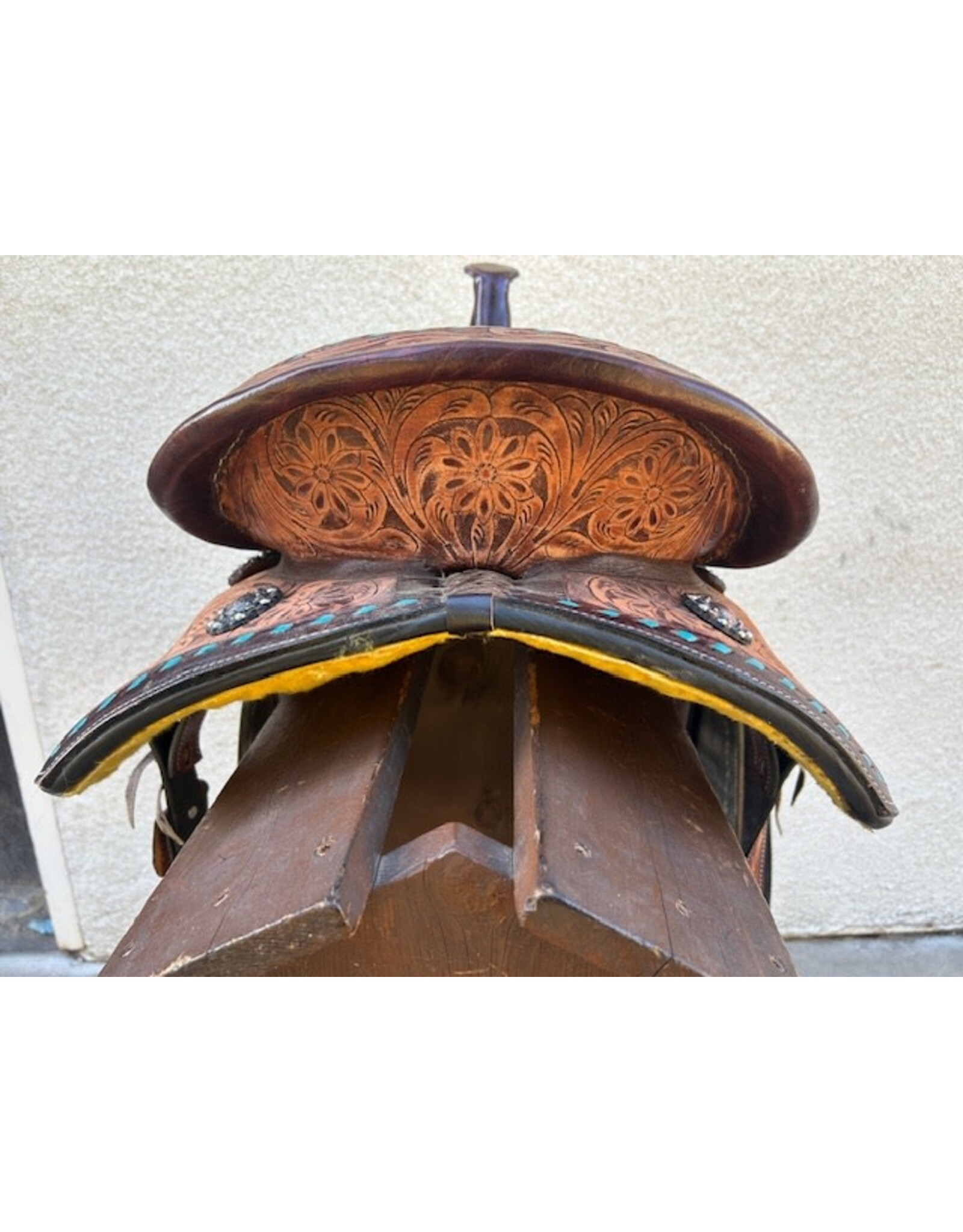 Fully Tooled Western Saddle w/breast collar & flank cinch 15" Full Quarter Horse Bars