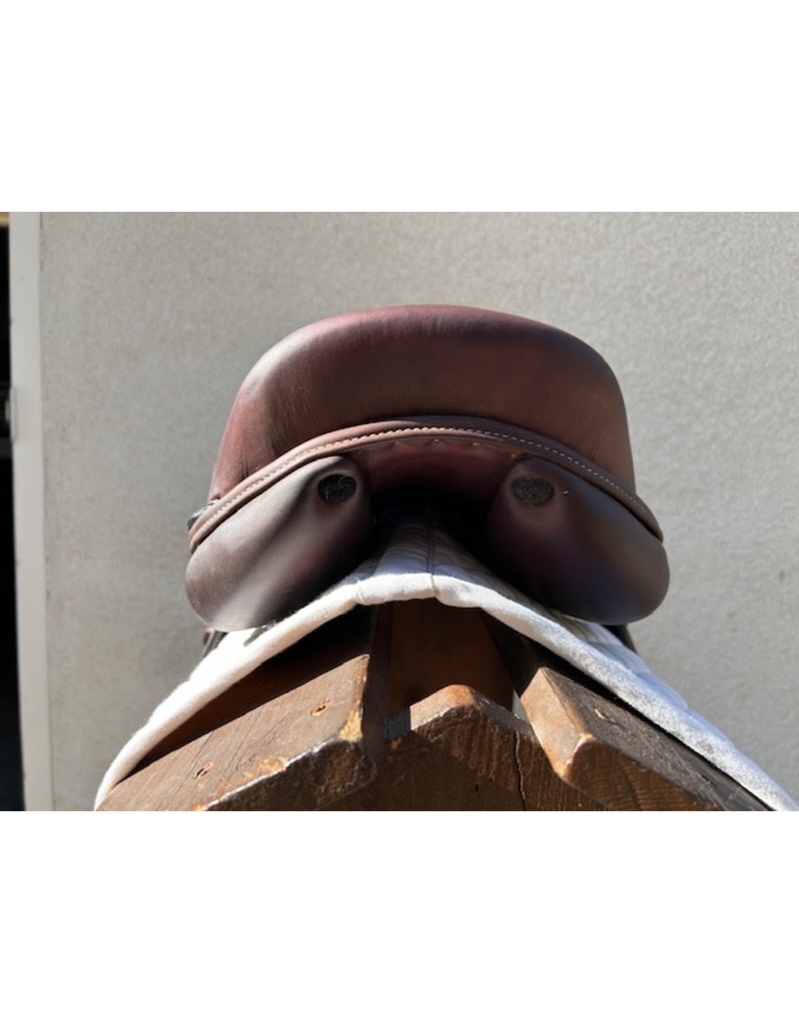 Dover Circuit Close Contact Saddle 17.5". Med. tree