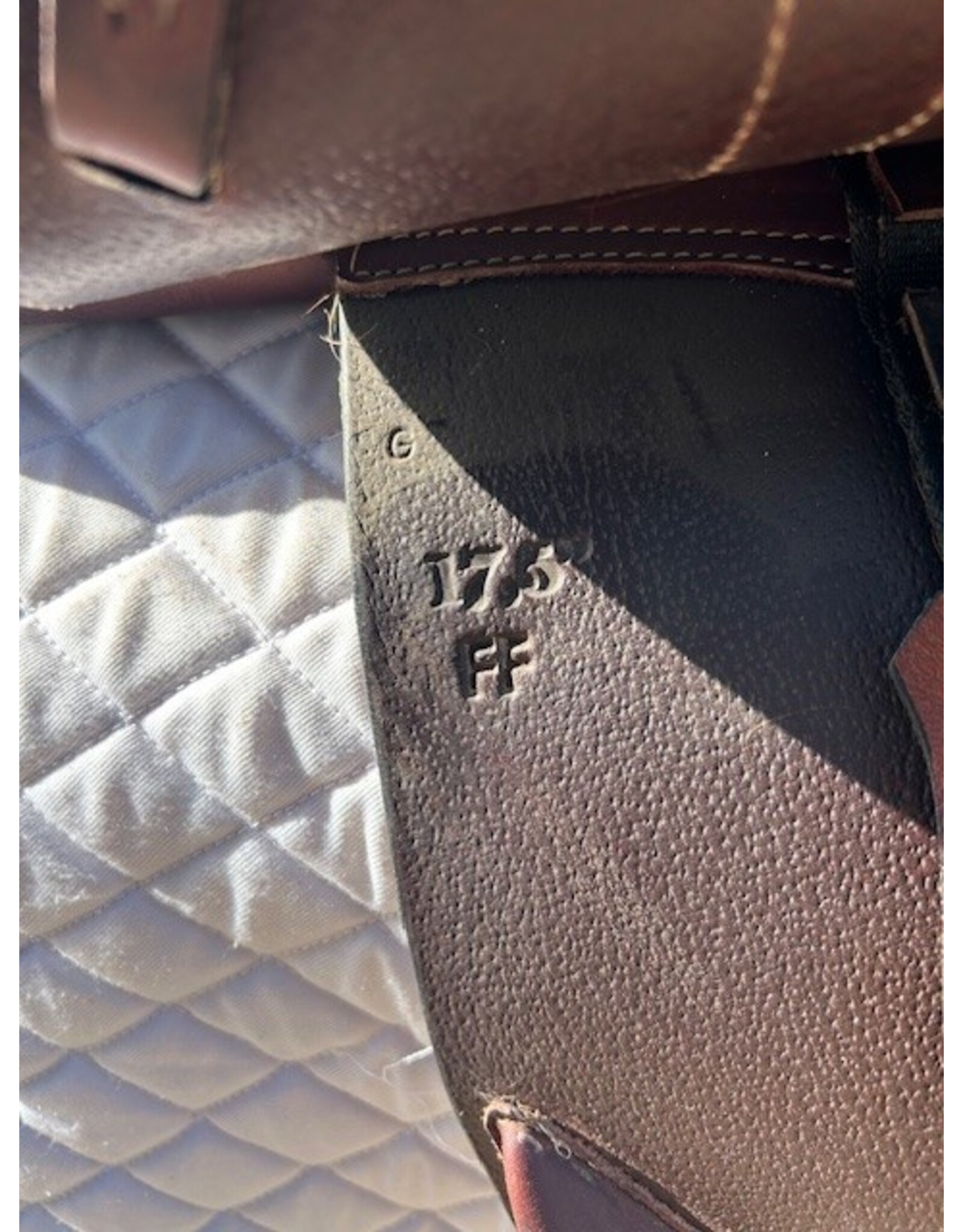 Dover Circuit Close Contact Saddle 17.5". Med. tree