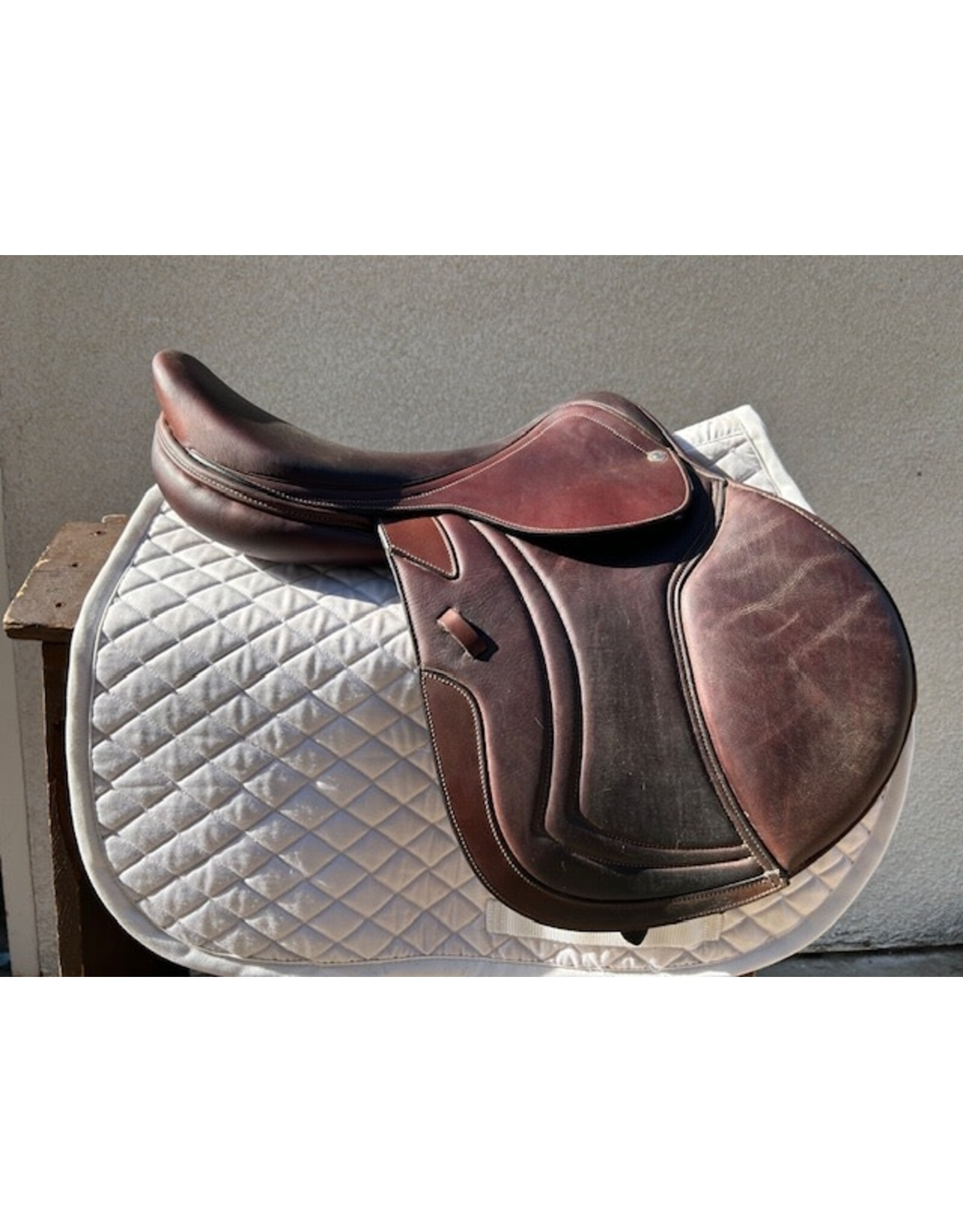 Dover Circuit Close Contact Saddle 17.5". Med. tree