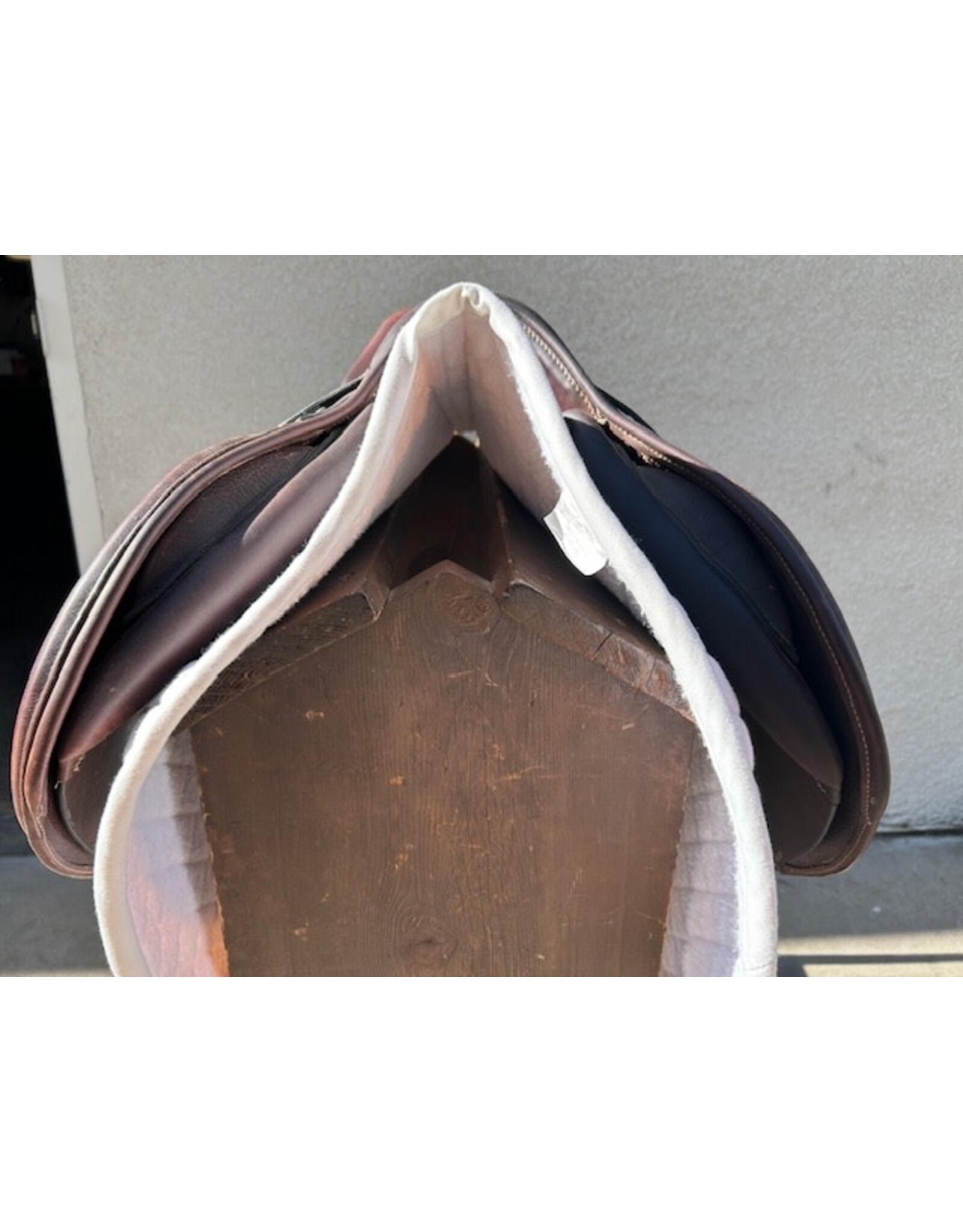 Dover Circuit Close Contact Saddle 17.5". Med. tree