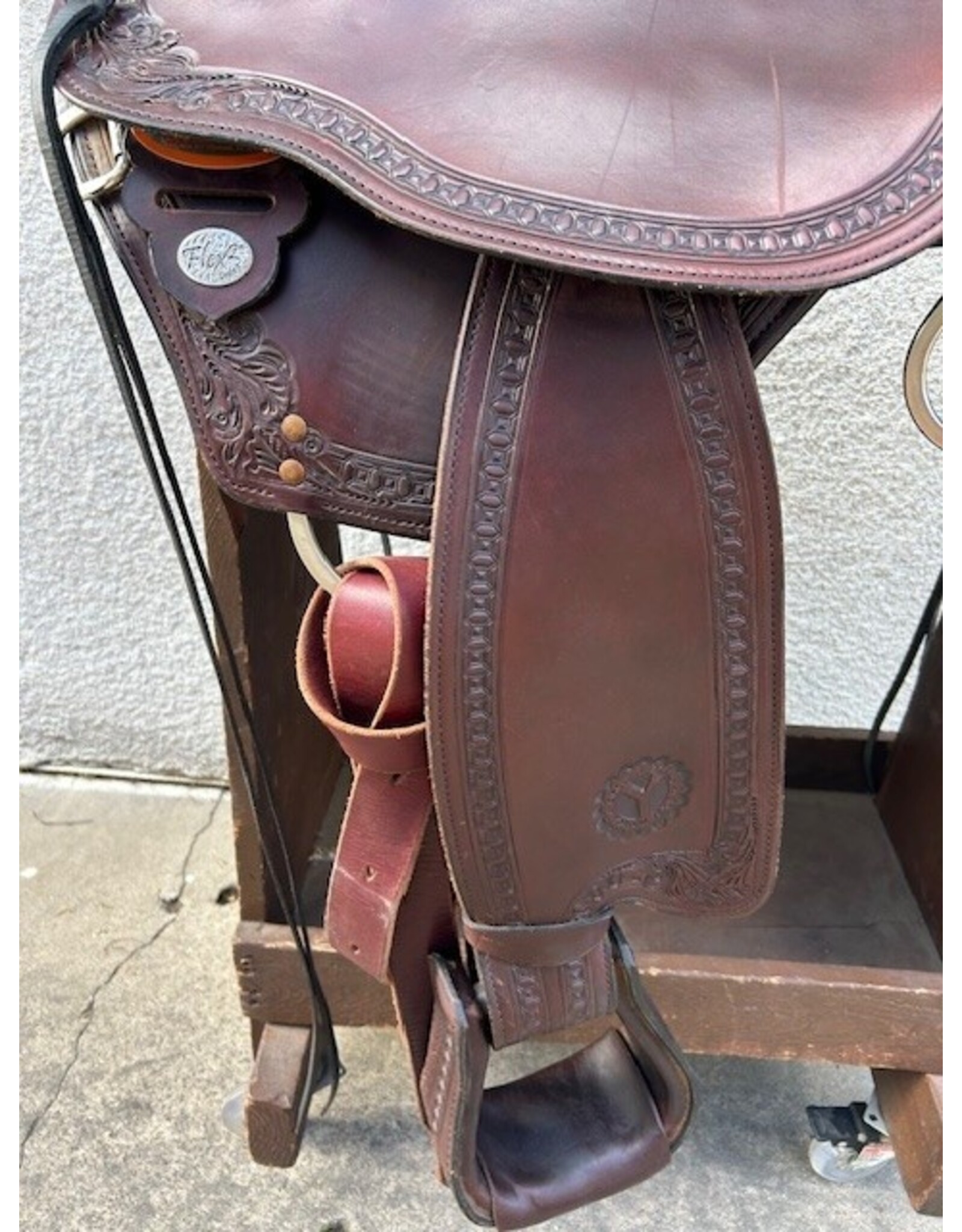 Circle Y Sheridan Flex 2 Trail sadddle 16" XW/Draft Tree