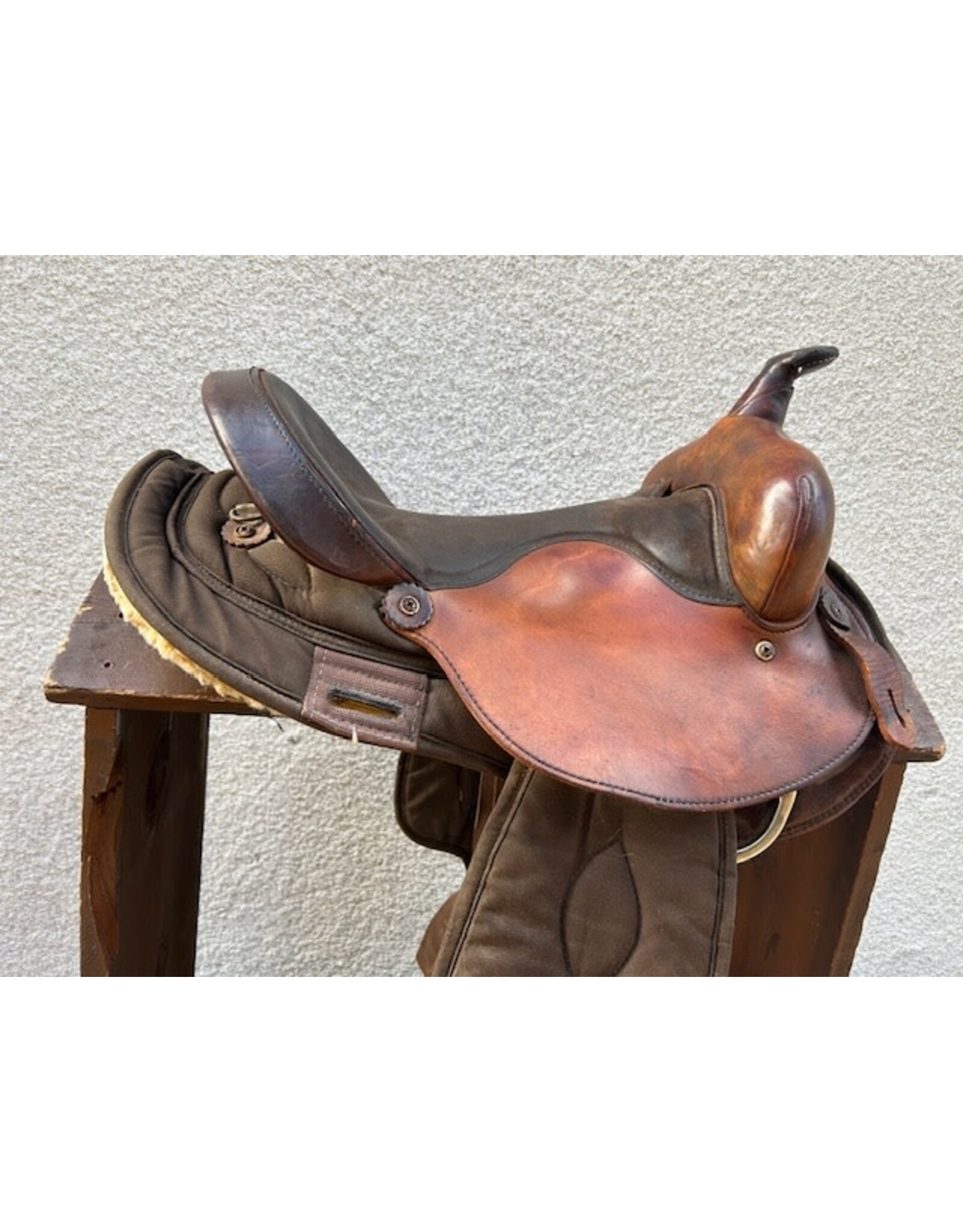 Big Horn Cordura Round Skirt Saddle 15" Medium Tree