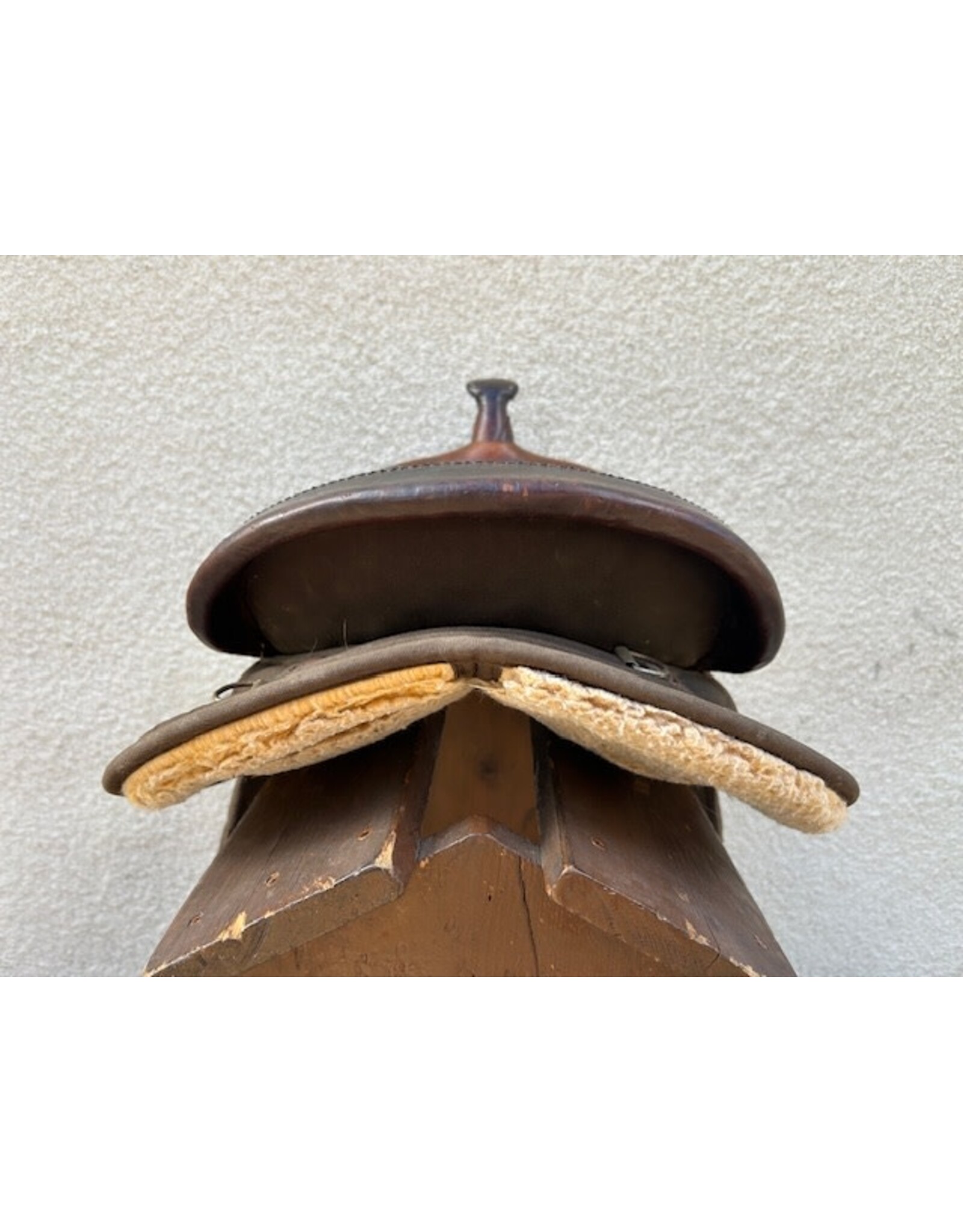 Big Horn Cordura Round Skirt Saddle 15" Medium Tree