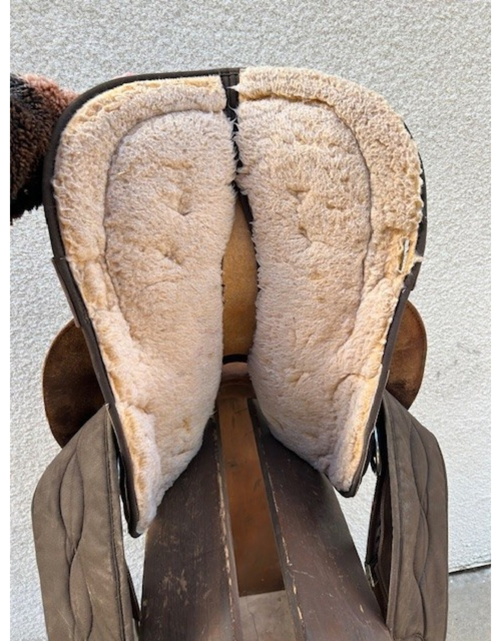 Big Horn Cordura Round Skirt Saddle 15" Medium Tree