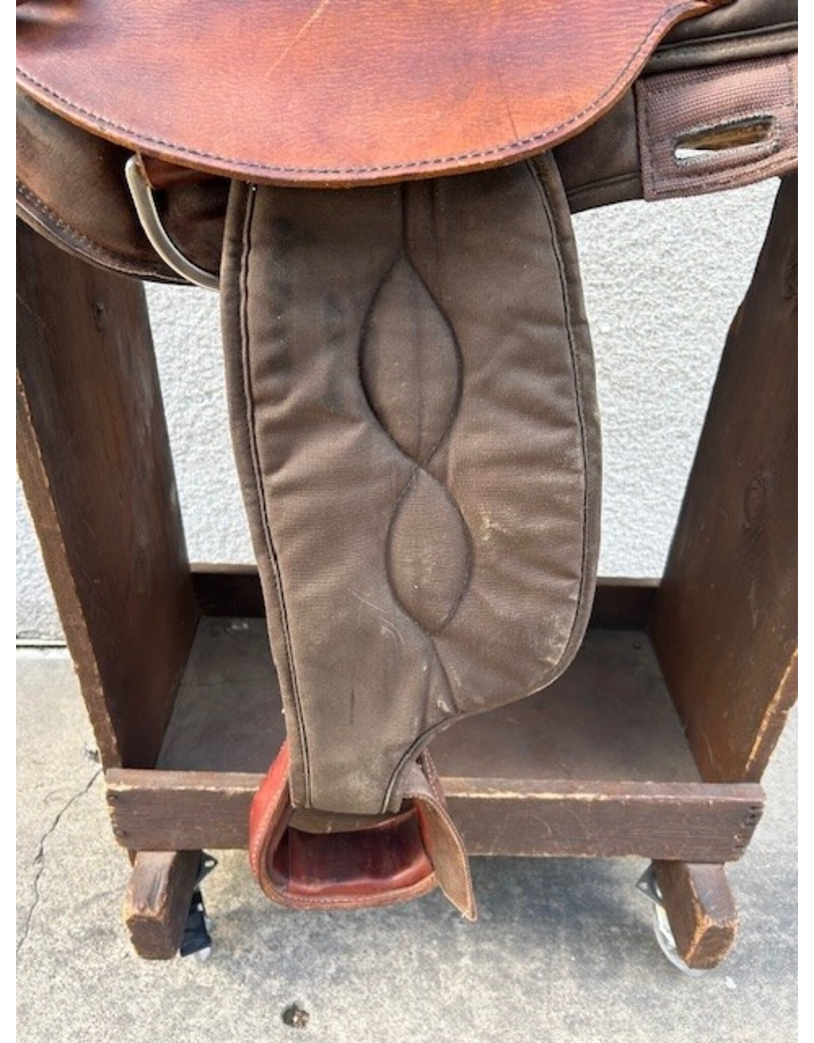 Big Horn Cordura Round Skirt Saddle 15" Medium Tree