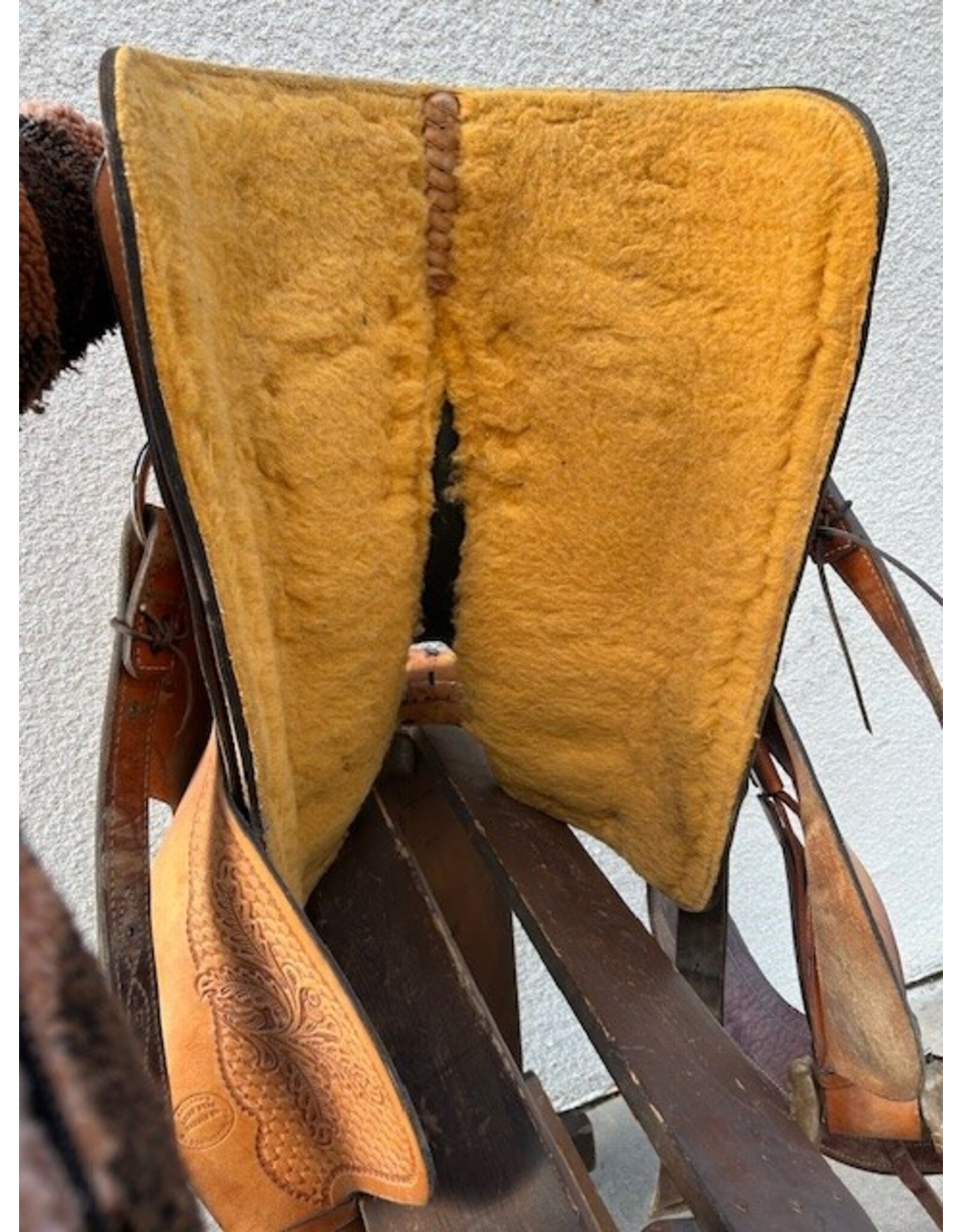 Ballard's Ranch Saddle 16.5" Seat Full Quarter Horse Bars