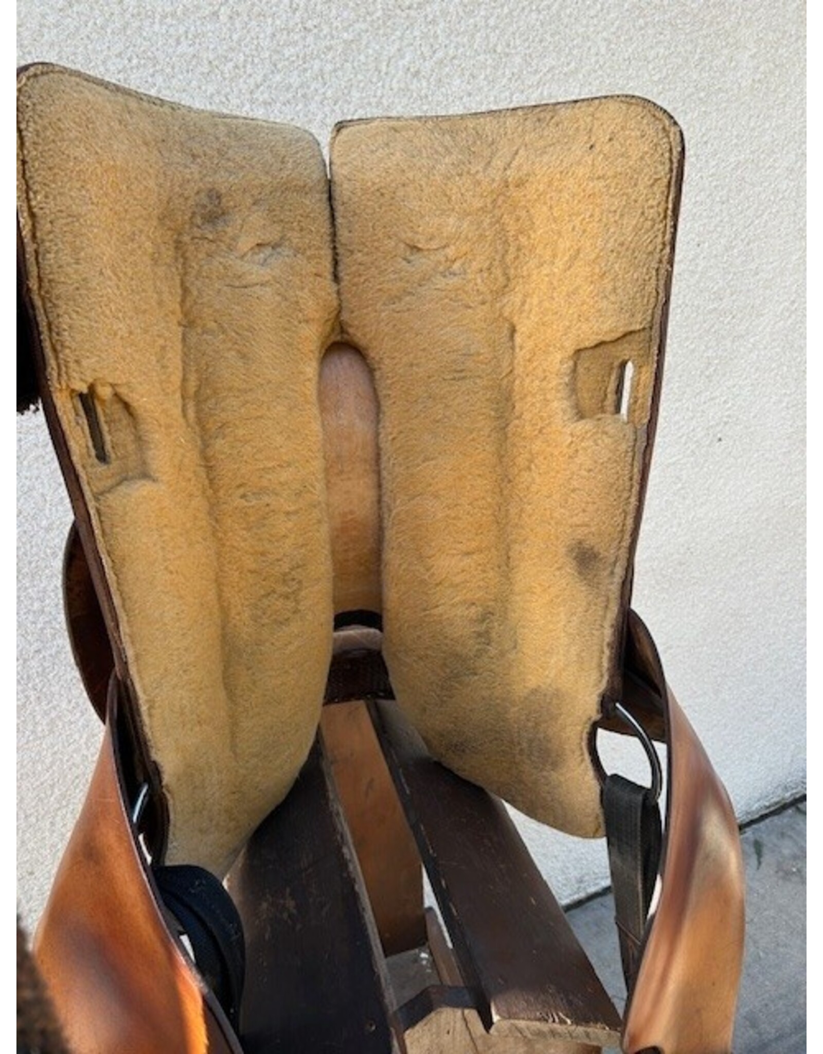 Court's Barrel Saddle 16" Seat FQHB