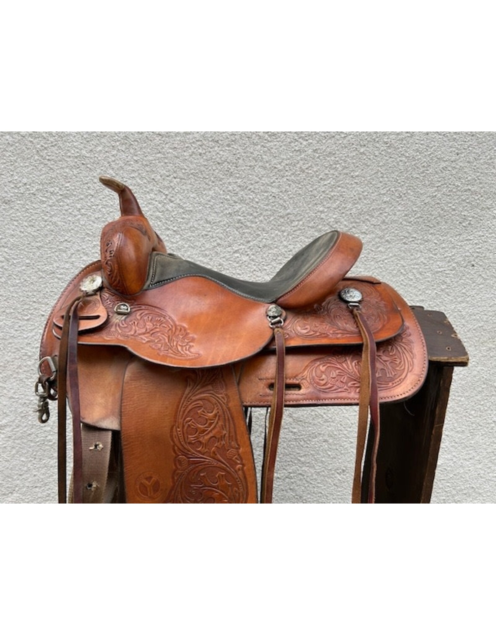 Circle Y Trail Saddle 14" Seat, 7" Gullet