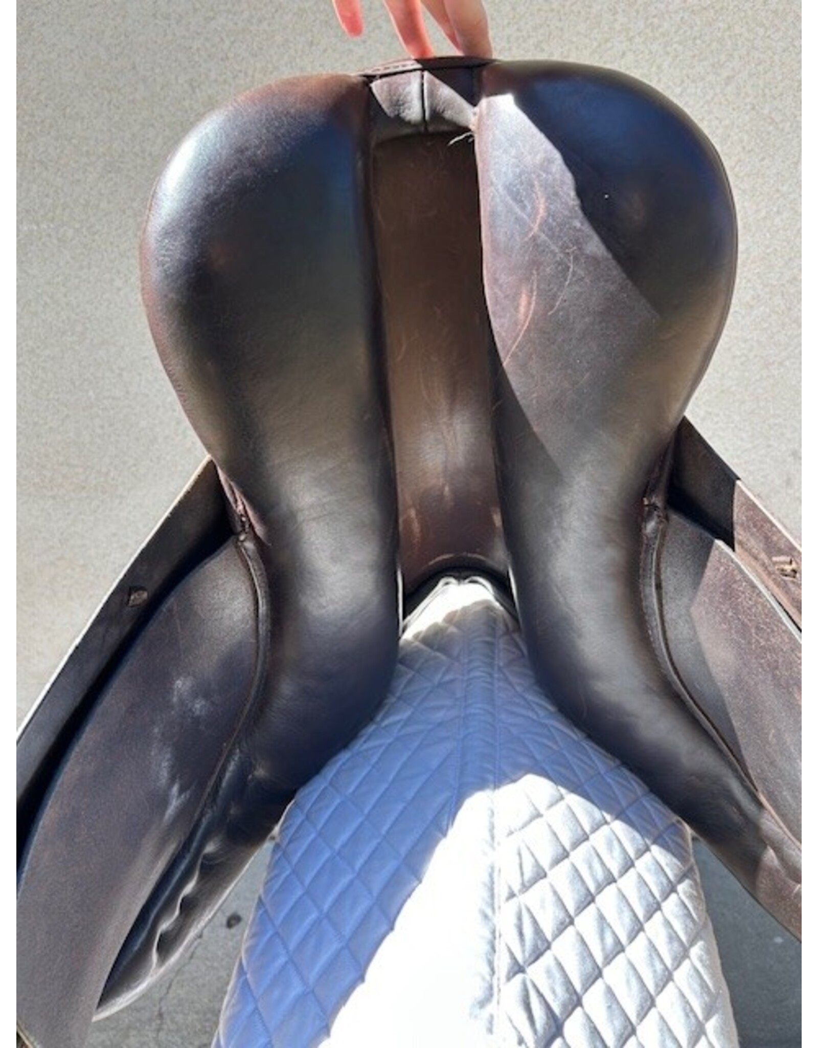 Duett Sonata Jump Saddle 17.5" wide tree 36