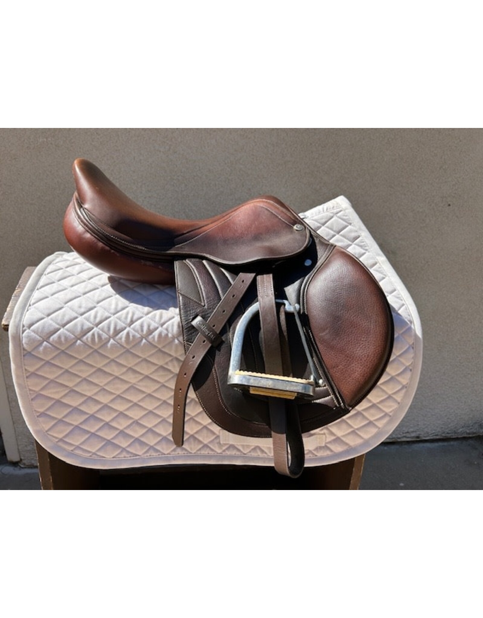 Collegiate Triumph Saddle 16" Seat, Adjustable Gullet (Wide Installed)