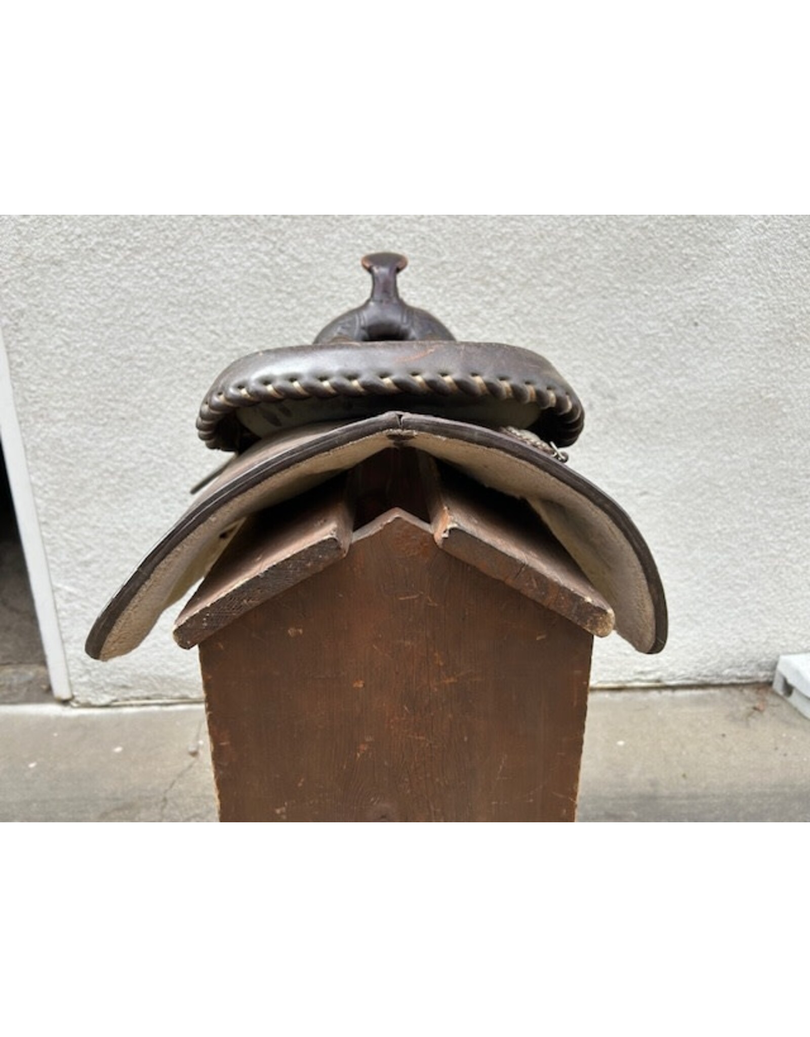 Circle Y Trail Saddle 15" Seat Arab Tree