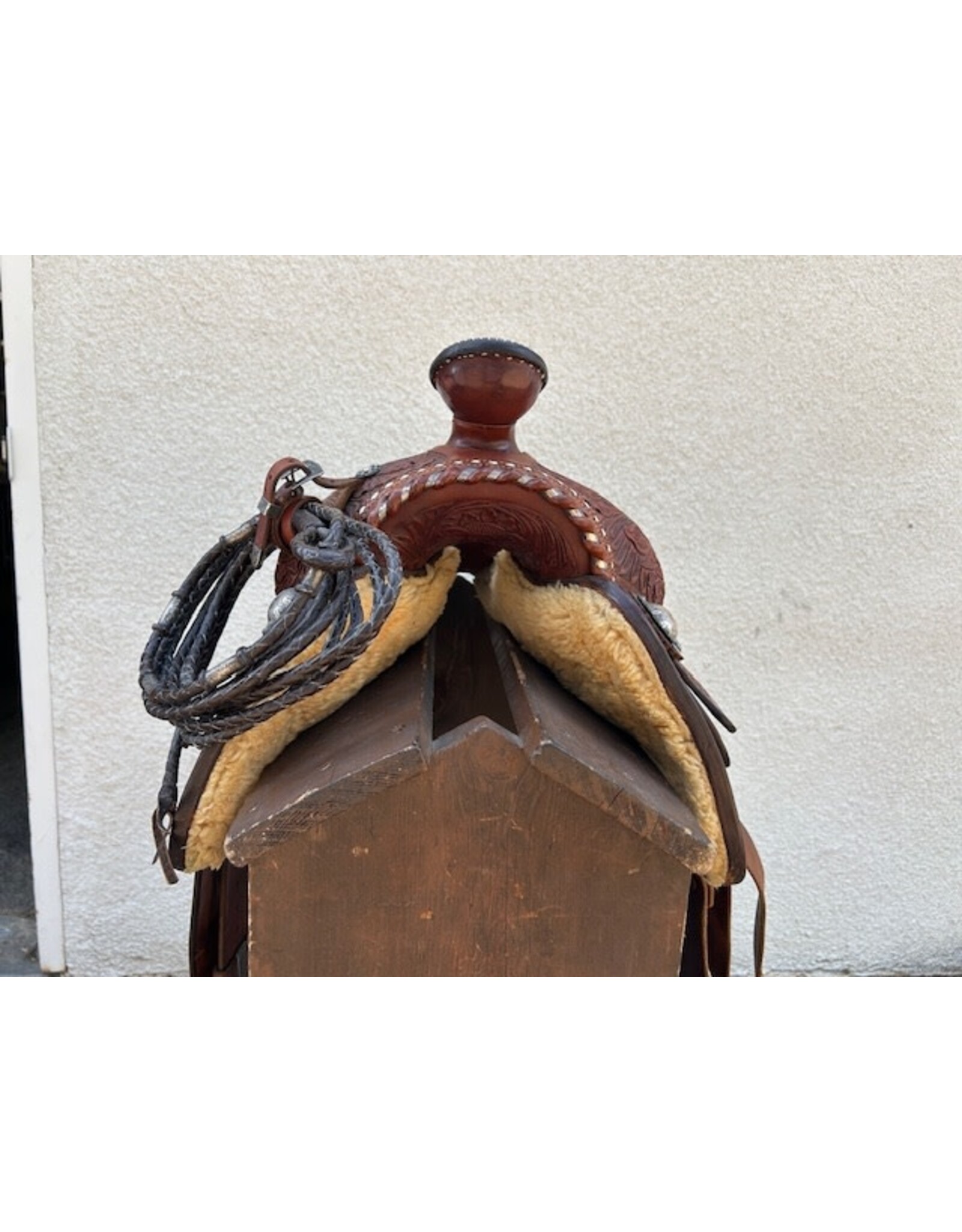 Victor Equitation Saddle 16" Seat, 7.5" Gullet