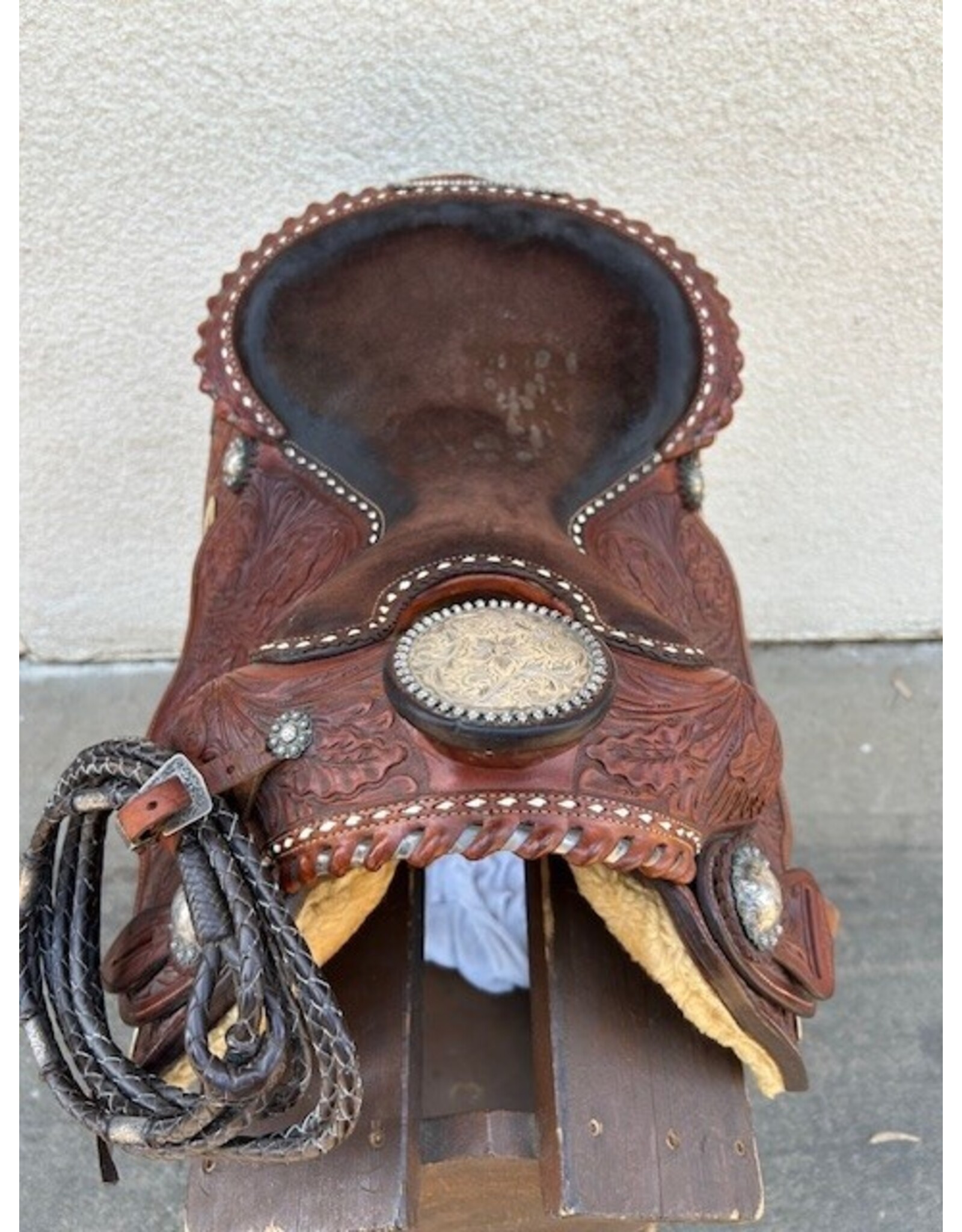 Victor Equitation Saddle 16" Seat, 7.5" Gullet