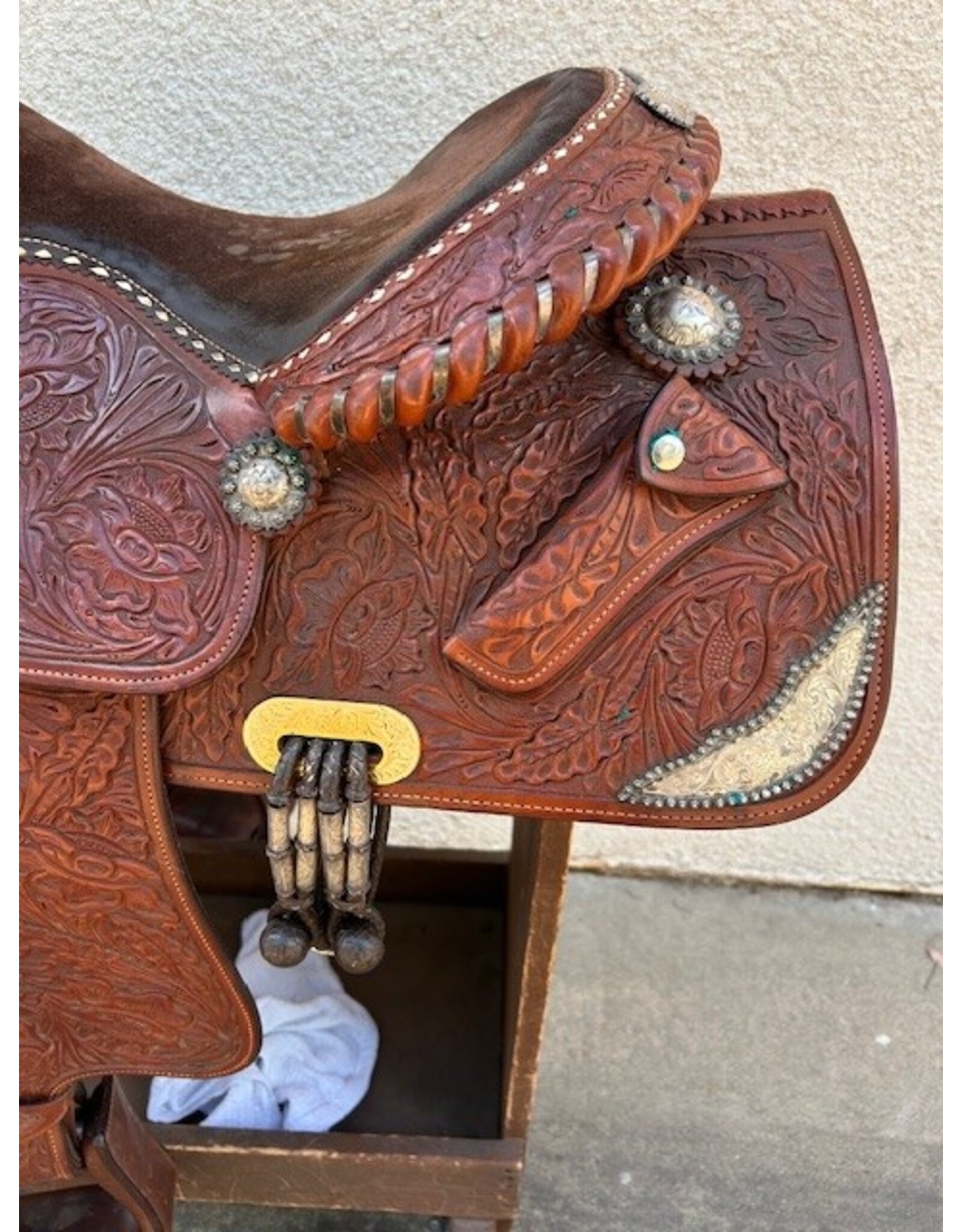 Victor Equitation Saddle 16" Seat, 7.5" Gullet