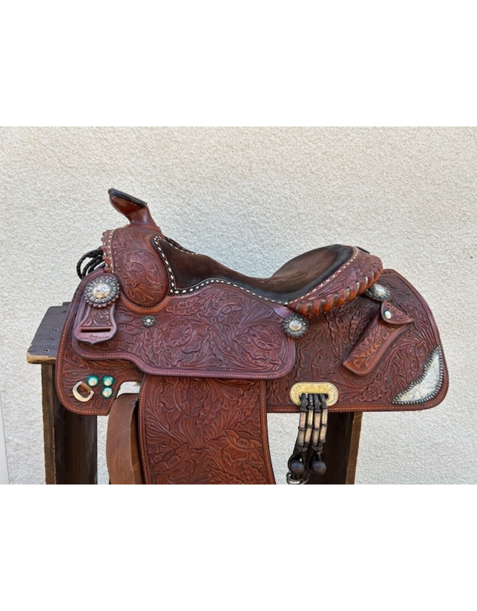 Victor Equitation Saddle 16" Seat, 7.5" Gullet