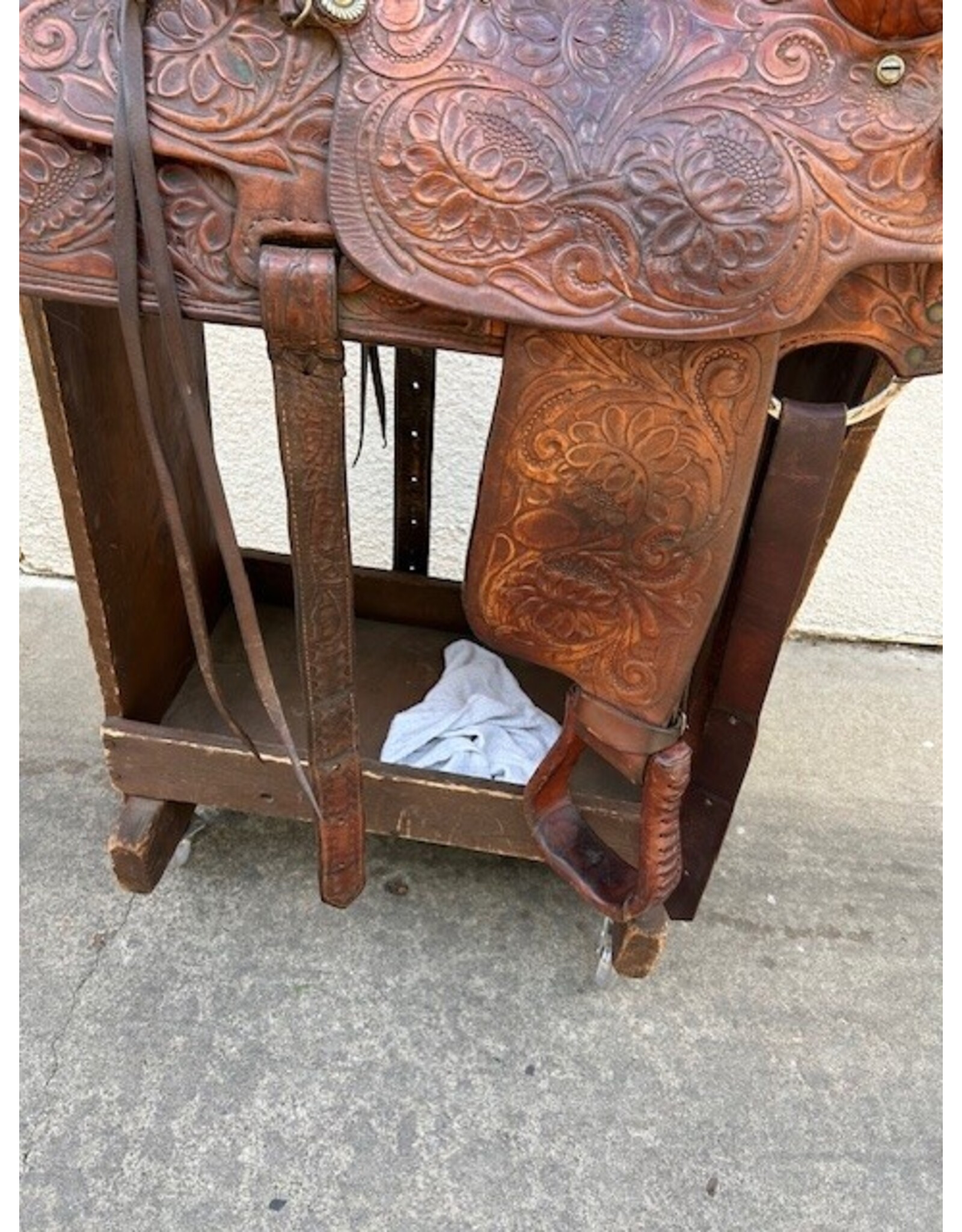 Billy Cook Cutter 15" Seat, 6.5" Gullet