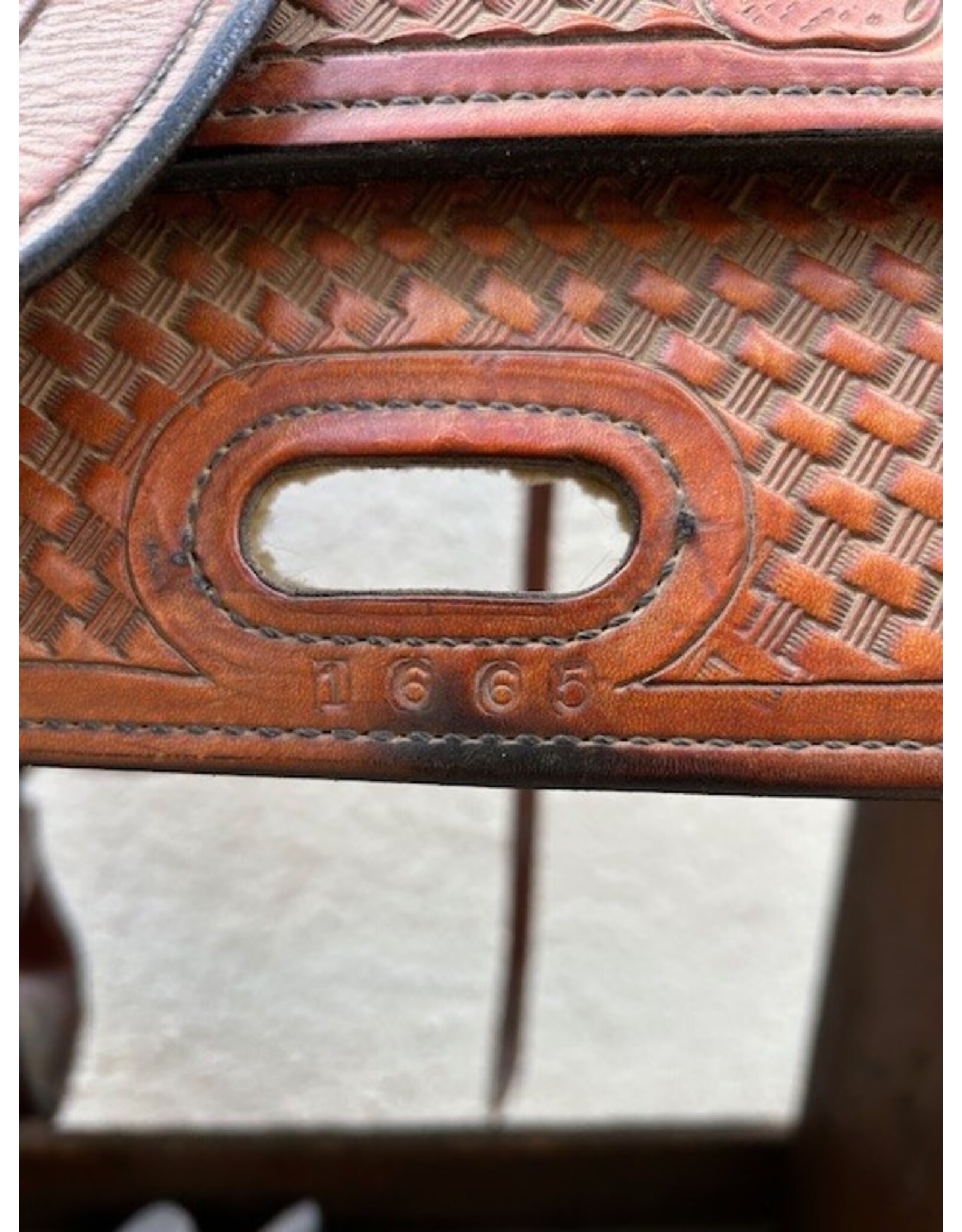 Broken Horn 15.5" Seat, 6.5" Gullet