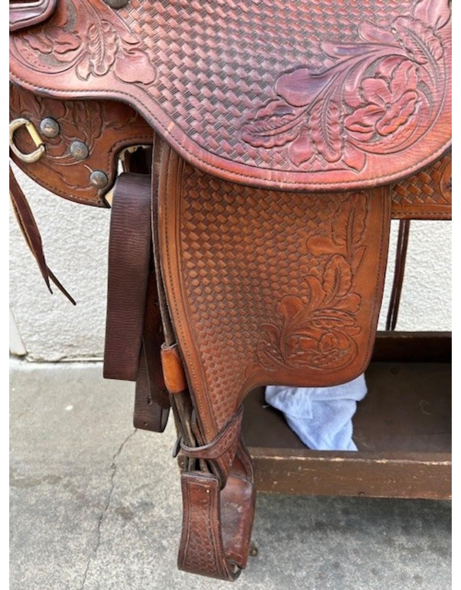 Broken Horn 15.5" Seat, 6.5" Gullet