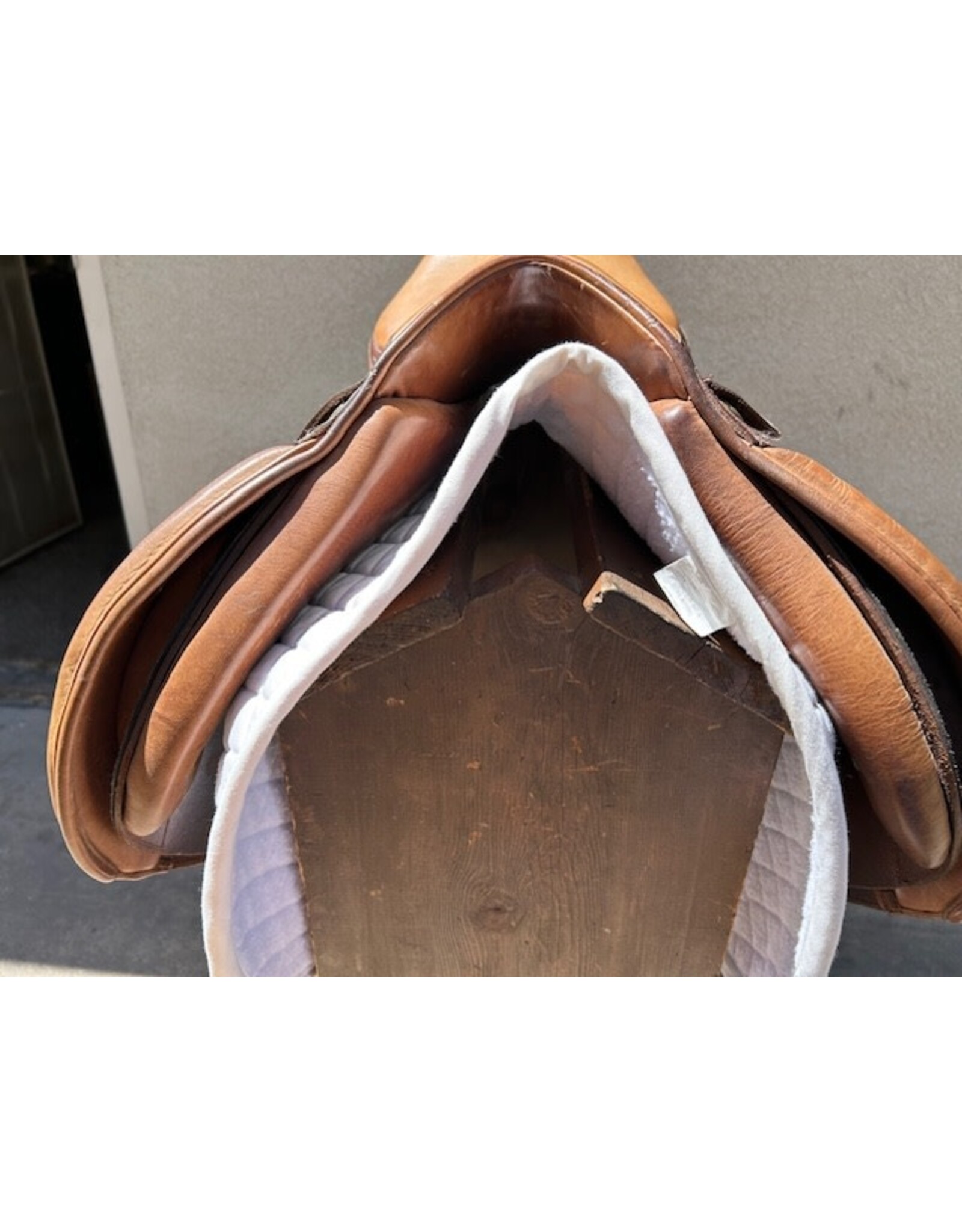 Canterbury Saddle 17.5" Seat Medium Tree