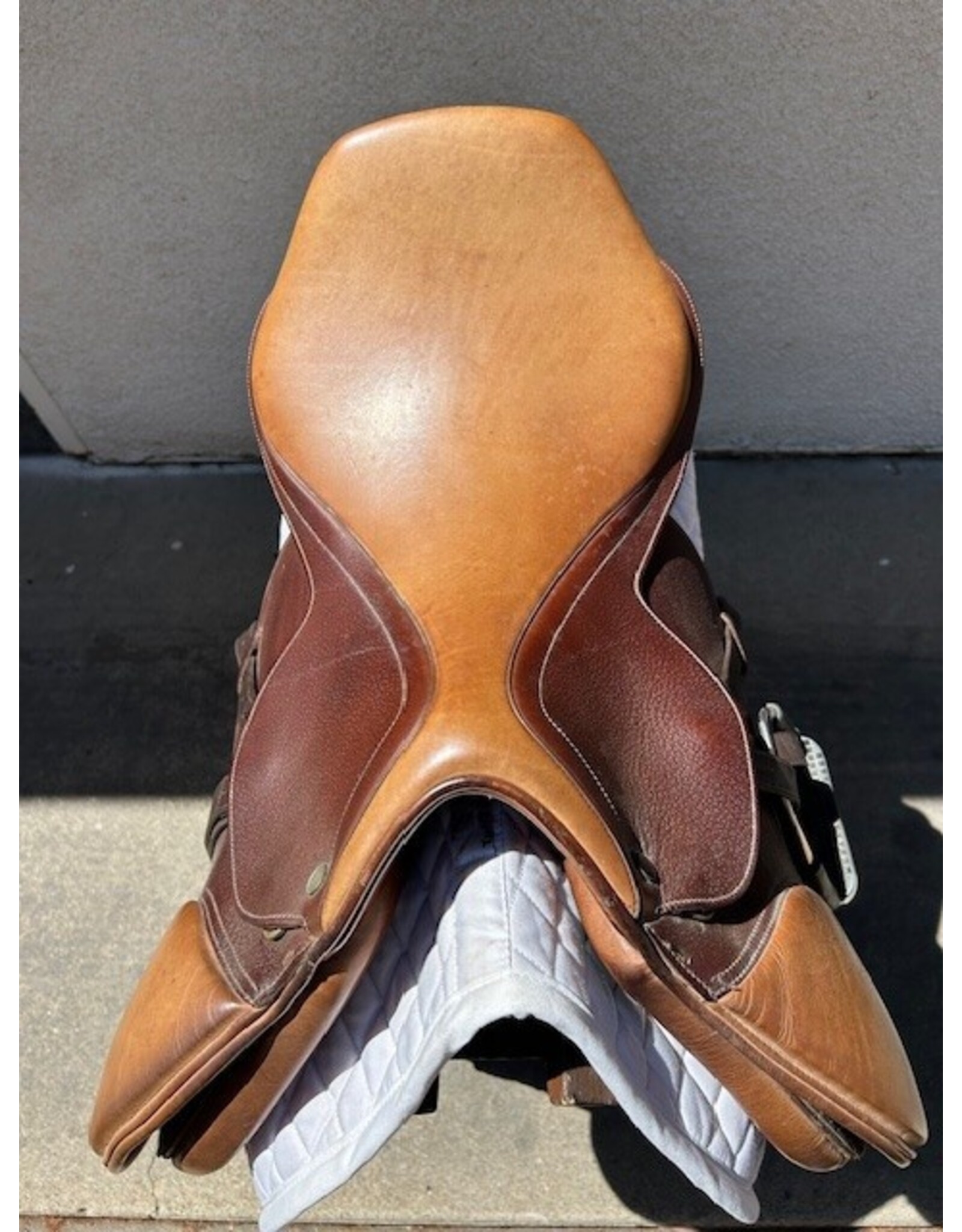 Canterbury Saddle 17.5" Seat Medium Tree
